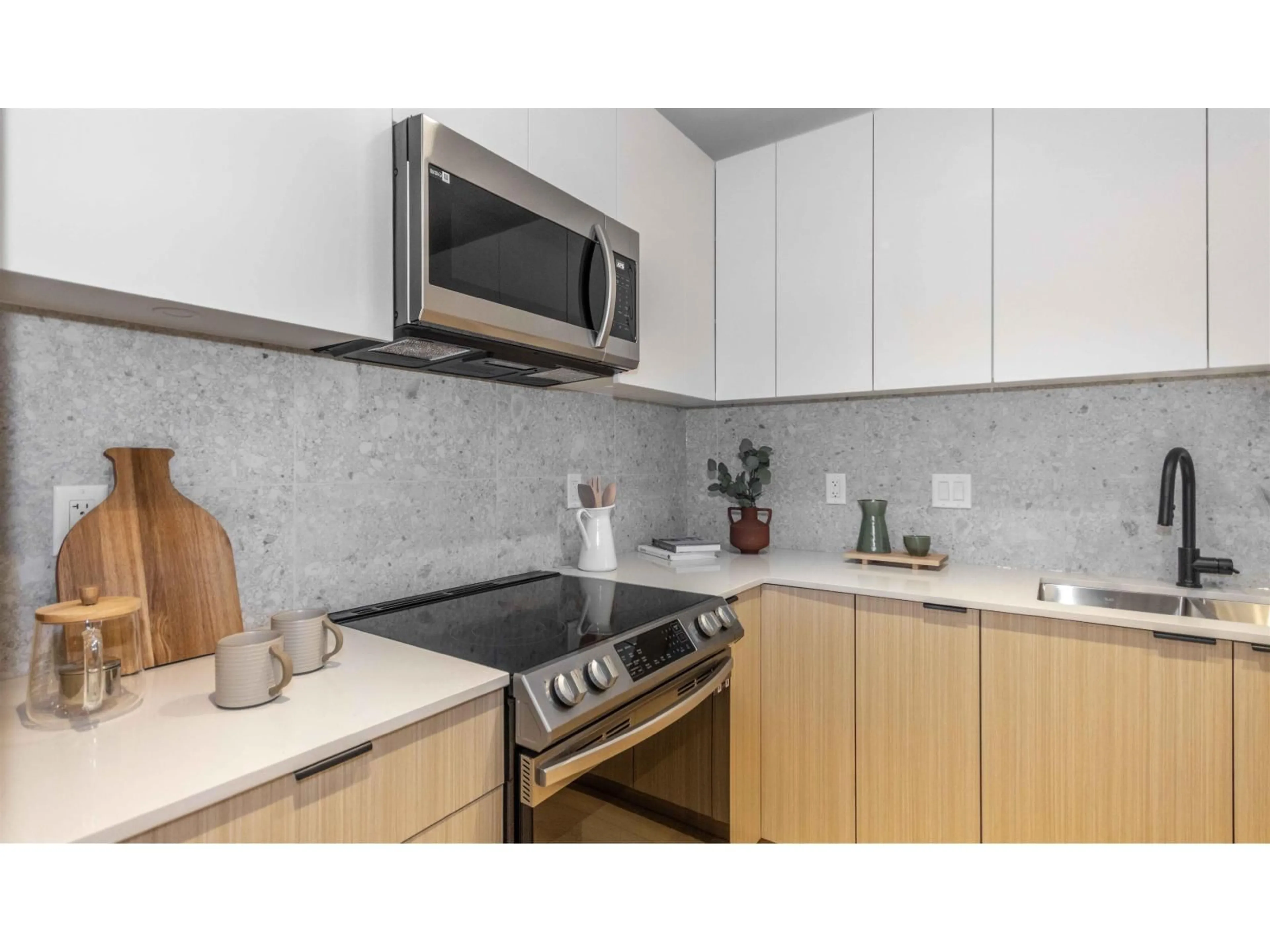 Standard kitchen, unknown for 103 - 13455 94A AVENUE, Surrey British Columbia V3V0H3