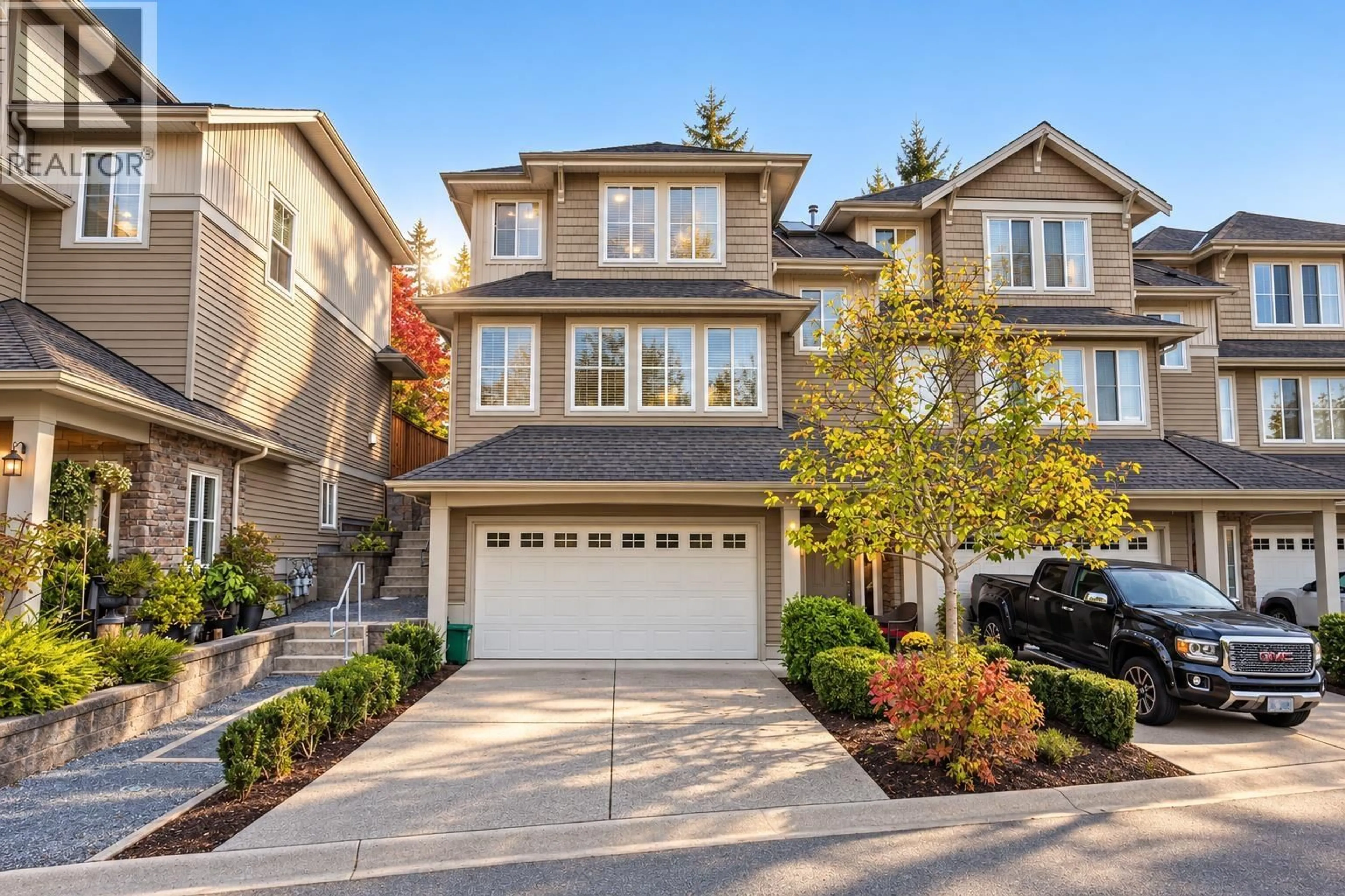 Home with vinyl exterior material, street for 25 - 11160 234A STREET, Maple Ridge British Columbia V2W0B8