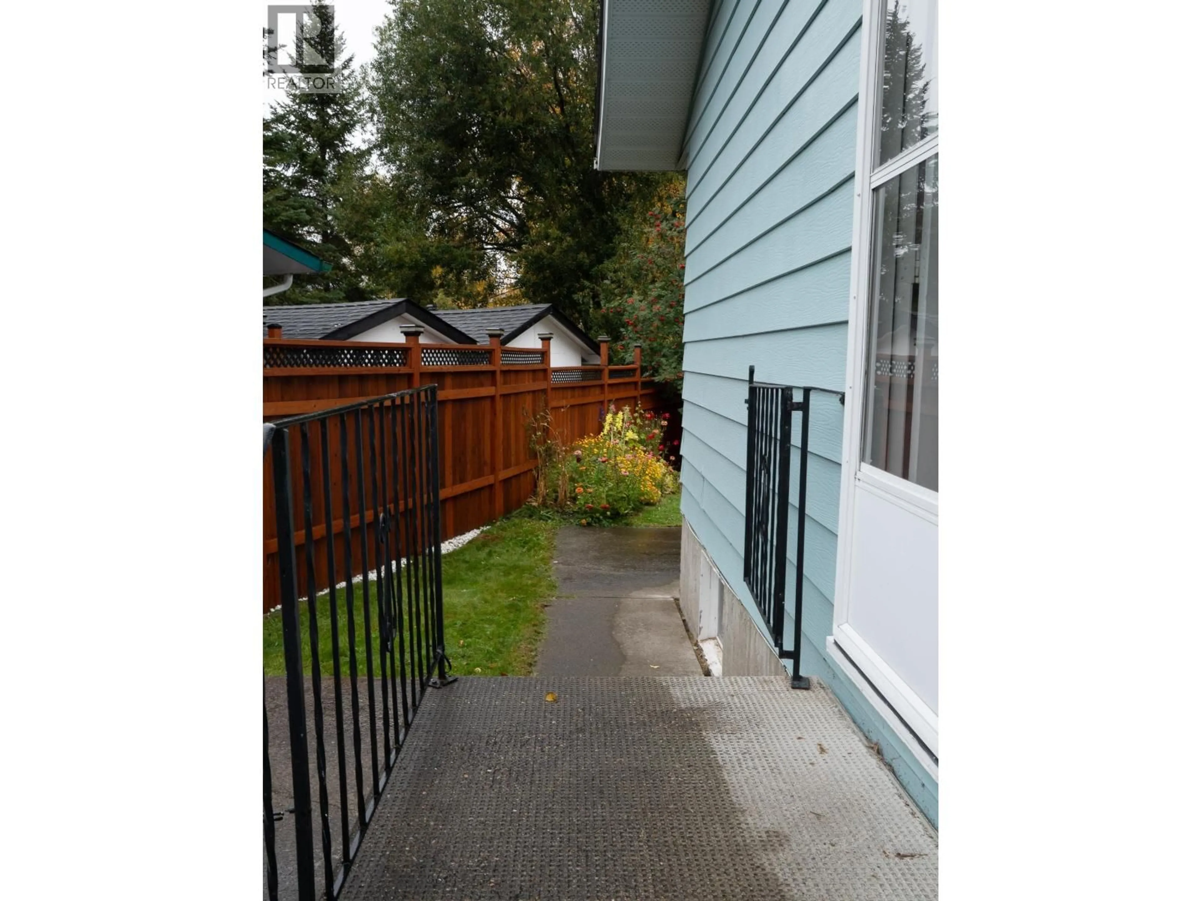 Patio, street for 2362 OLDS STREET, Prince George British Columbia V2N3B9