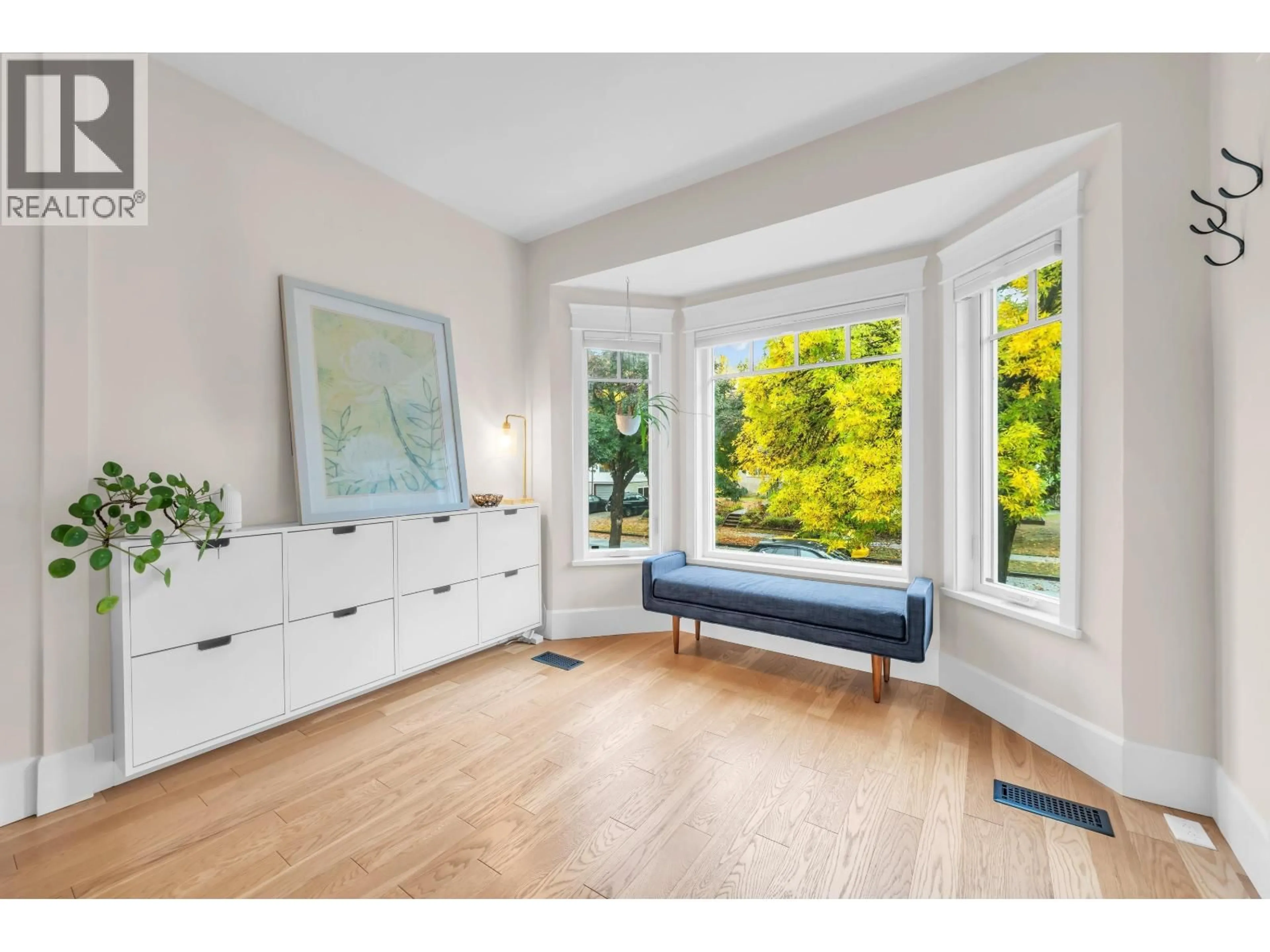 Unknown for 853 20TH AVENUE, Vancouver British Columbia V5V1N4
