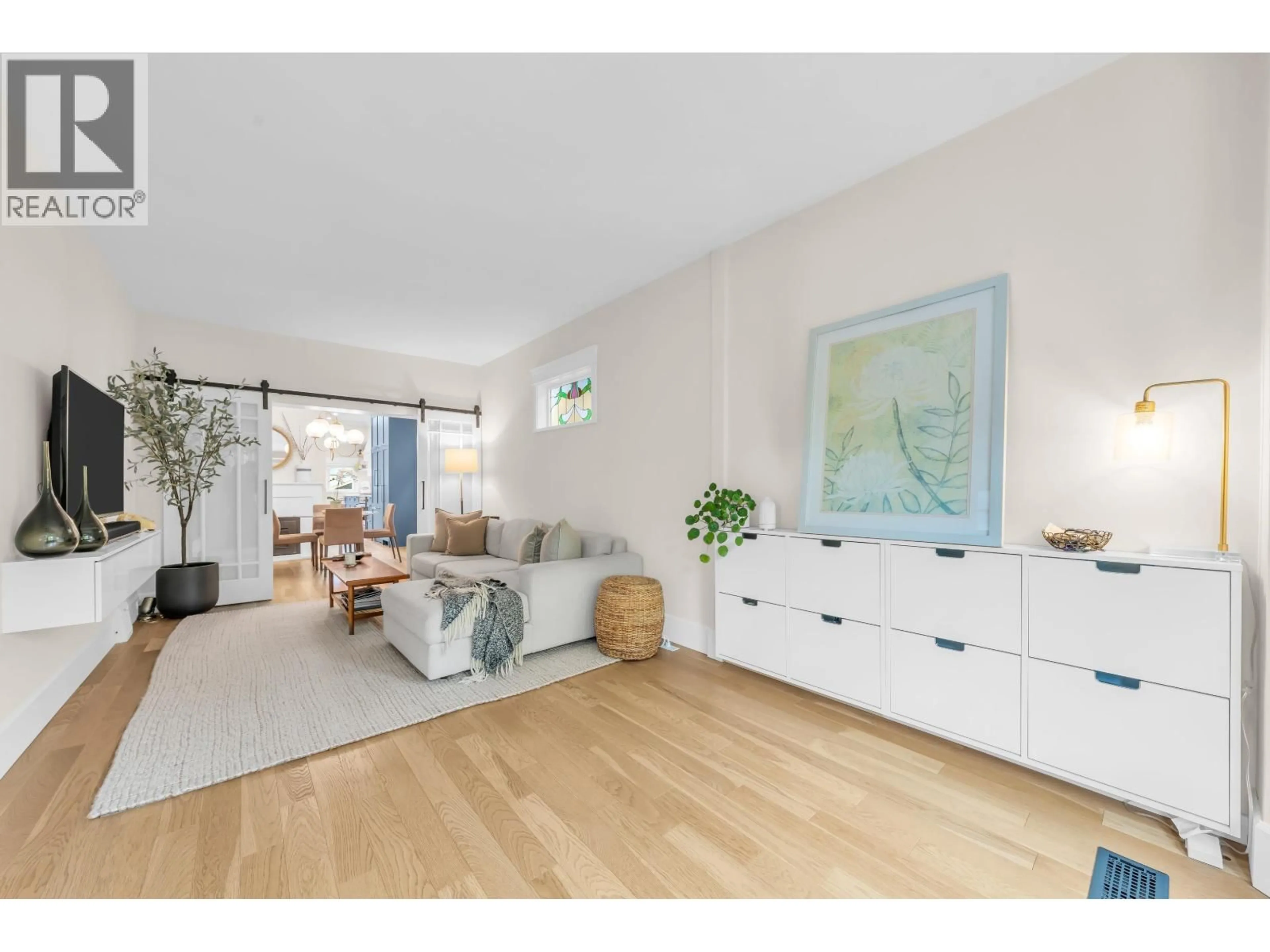 Living room with furniture, unknown for 853 20TH AVENUE, Vancouver British Columbia V5V1N4