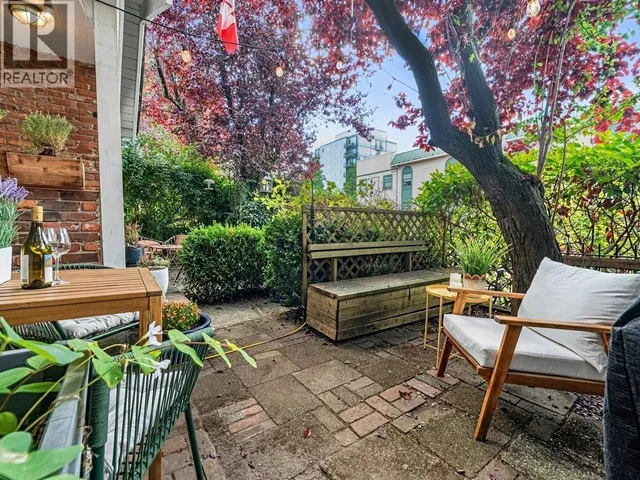 2634 HEMLOCK STREET, Vancouver 4