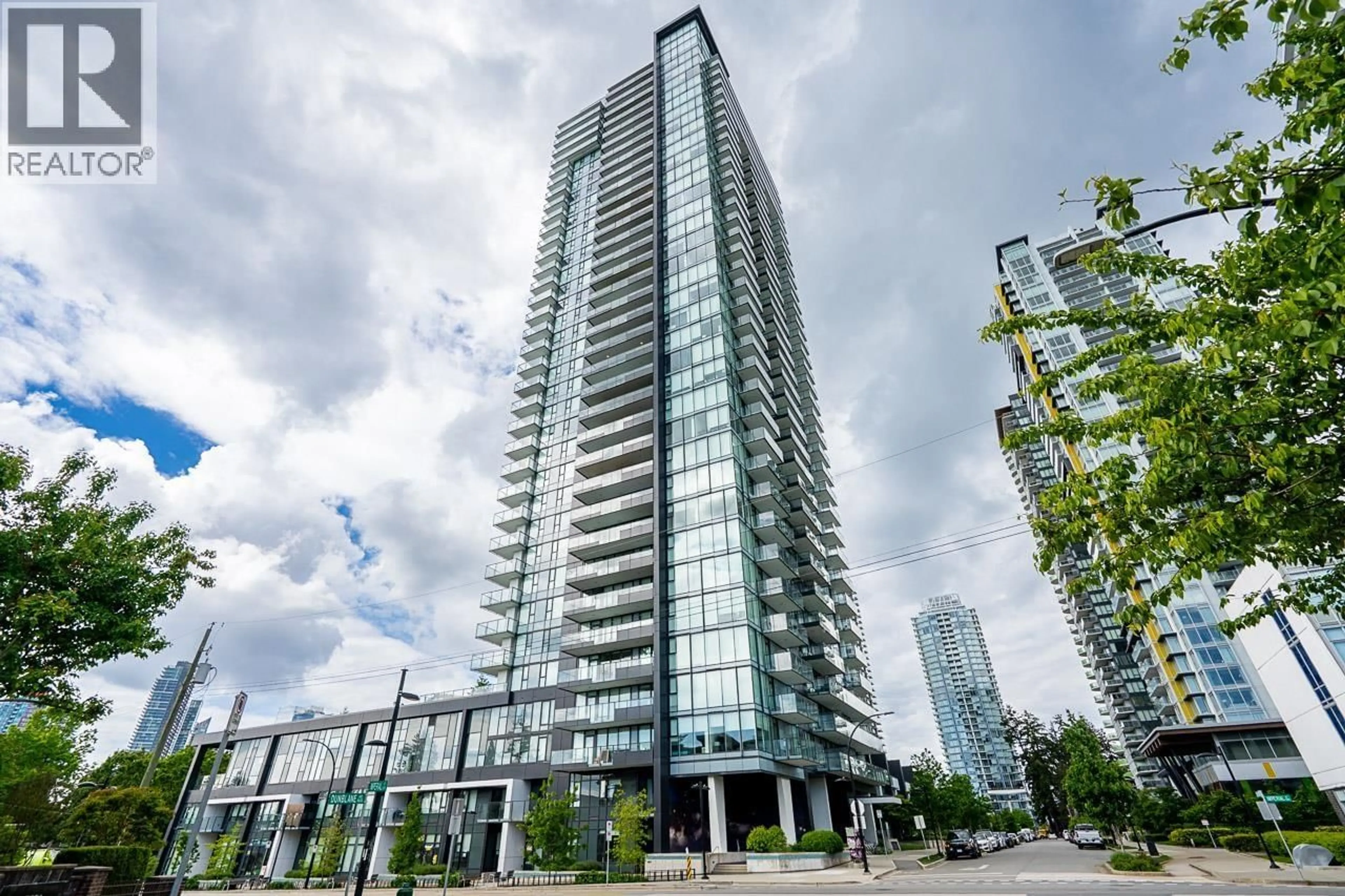 Patio, building for 301 - 6699 DUNBLANE AVENUE, Burnaby British Columbia V5H0J8