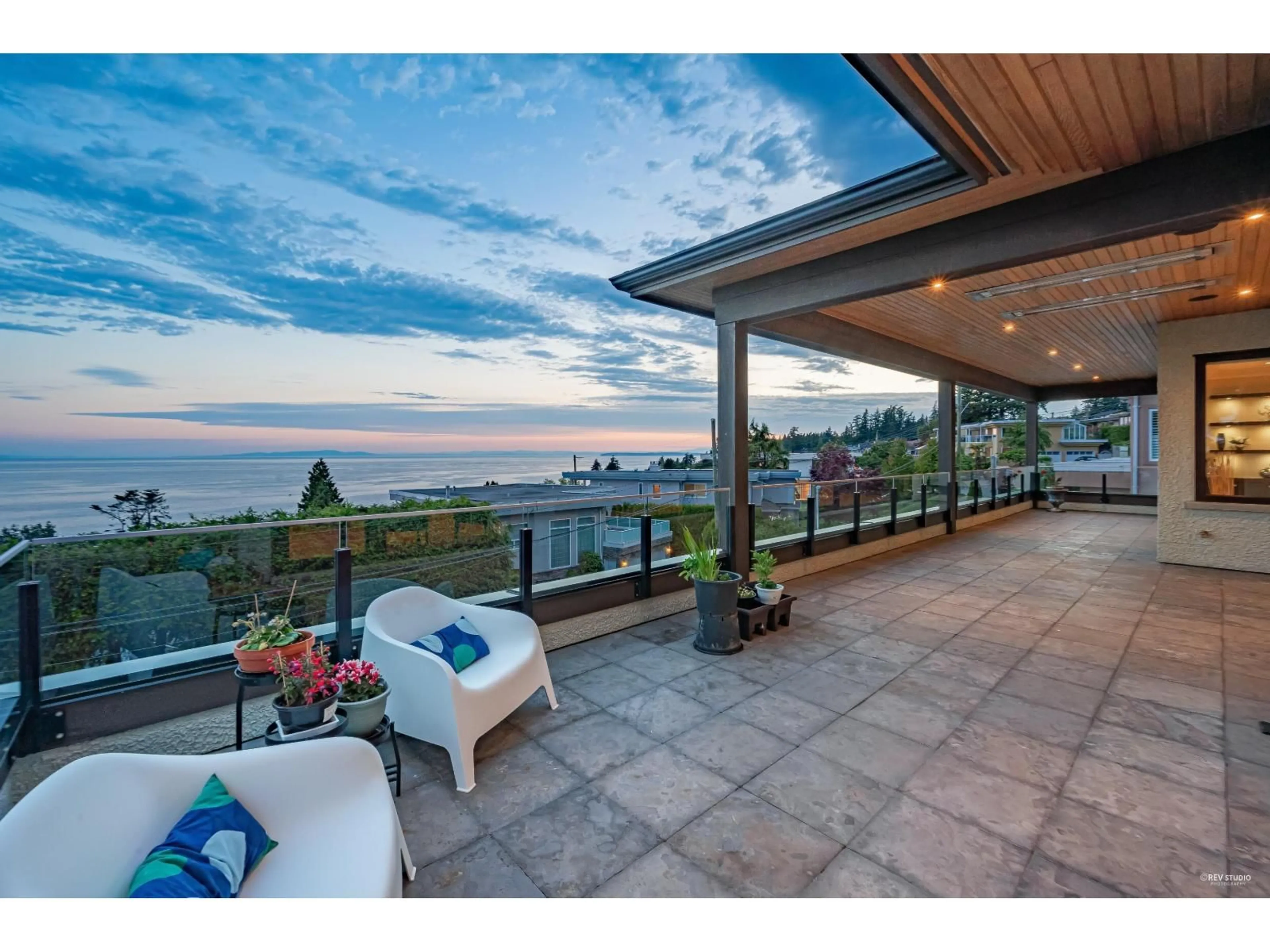 Patio, water/lake/river/ocean view for 14439 SUNSET LANE, White Rock British Columbia V4B5J7