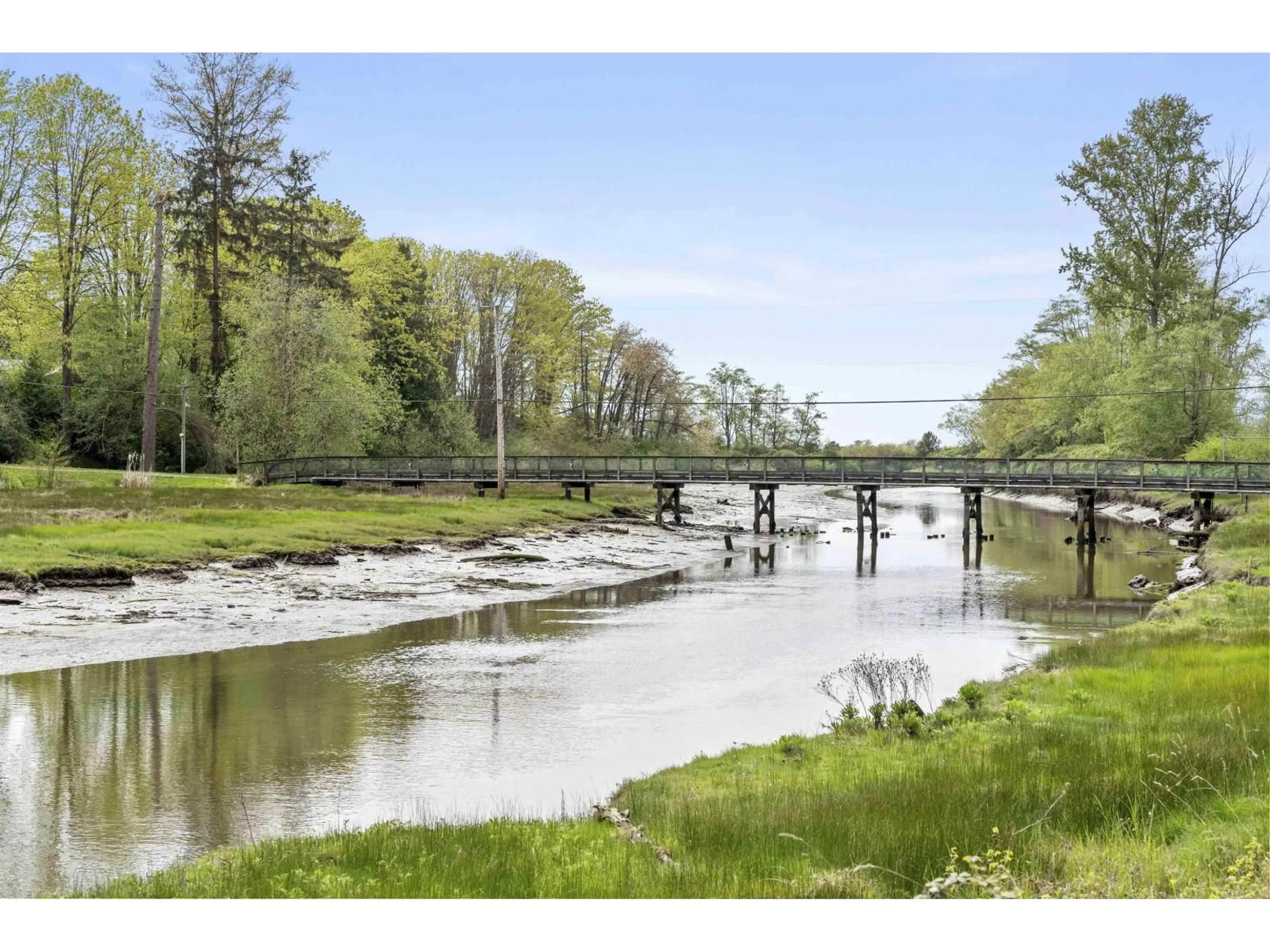 Blurry image for 16071 8 AVENUE, Surrey British Columbia V4A1A1