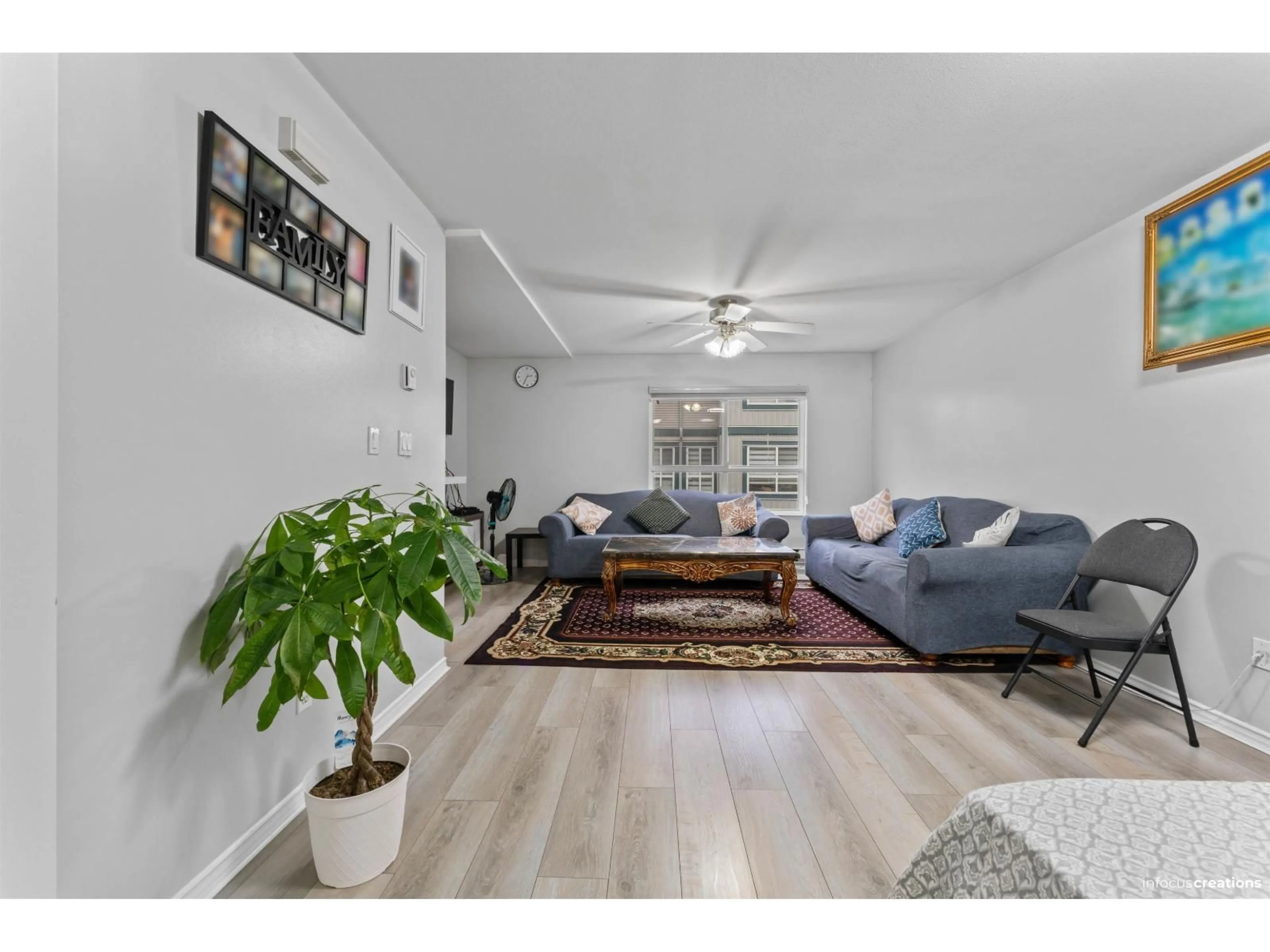 Living room with furniture, unknown for 9 - 12730 66 AVENUE, Surrey British Columbia V3W1P3