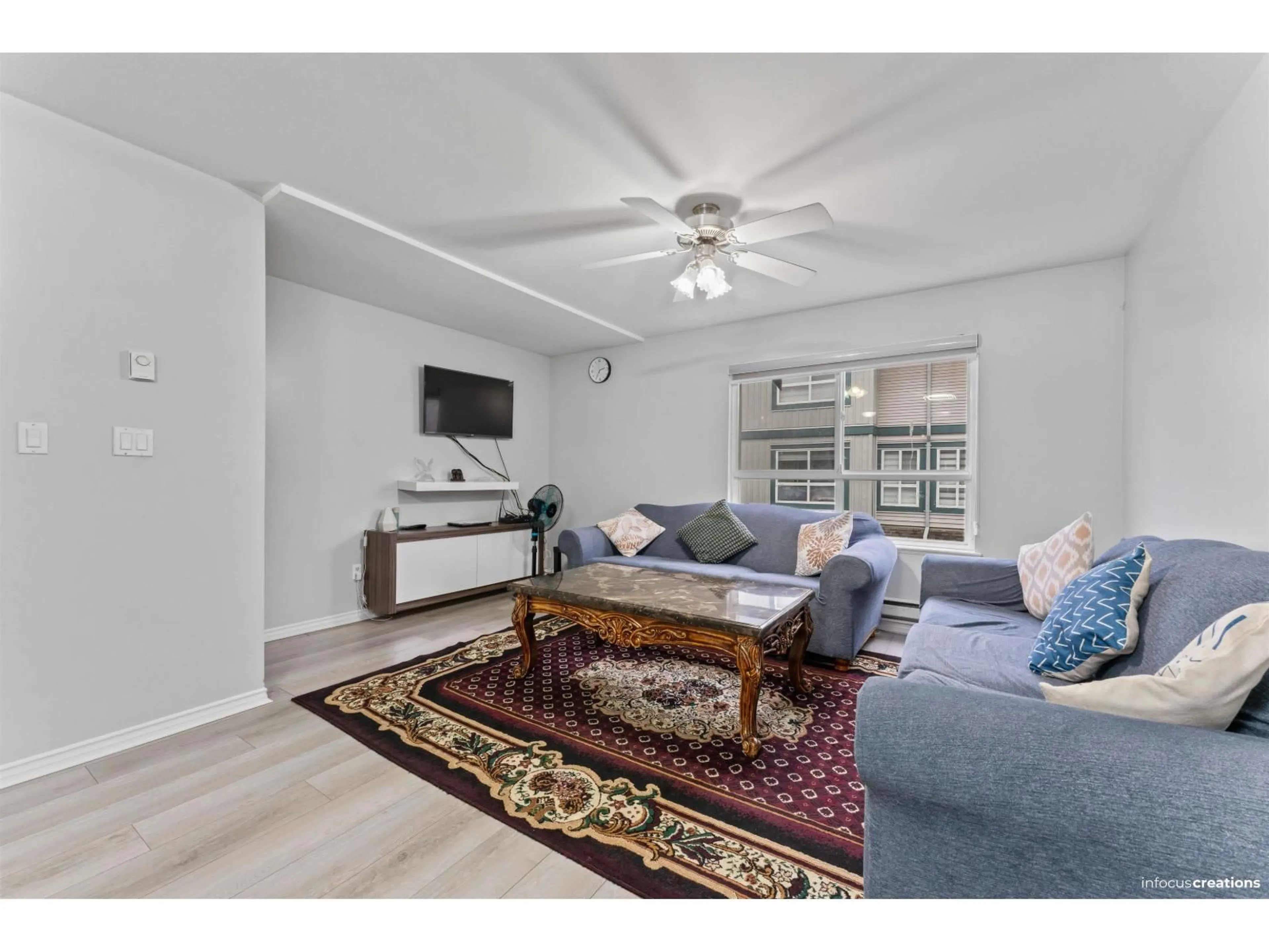 Living room with furniture, unknown for 9 - 12730 66 AVENUE, Surrey British Columbia V3W1P3