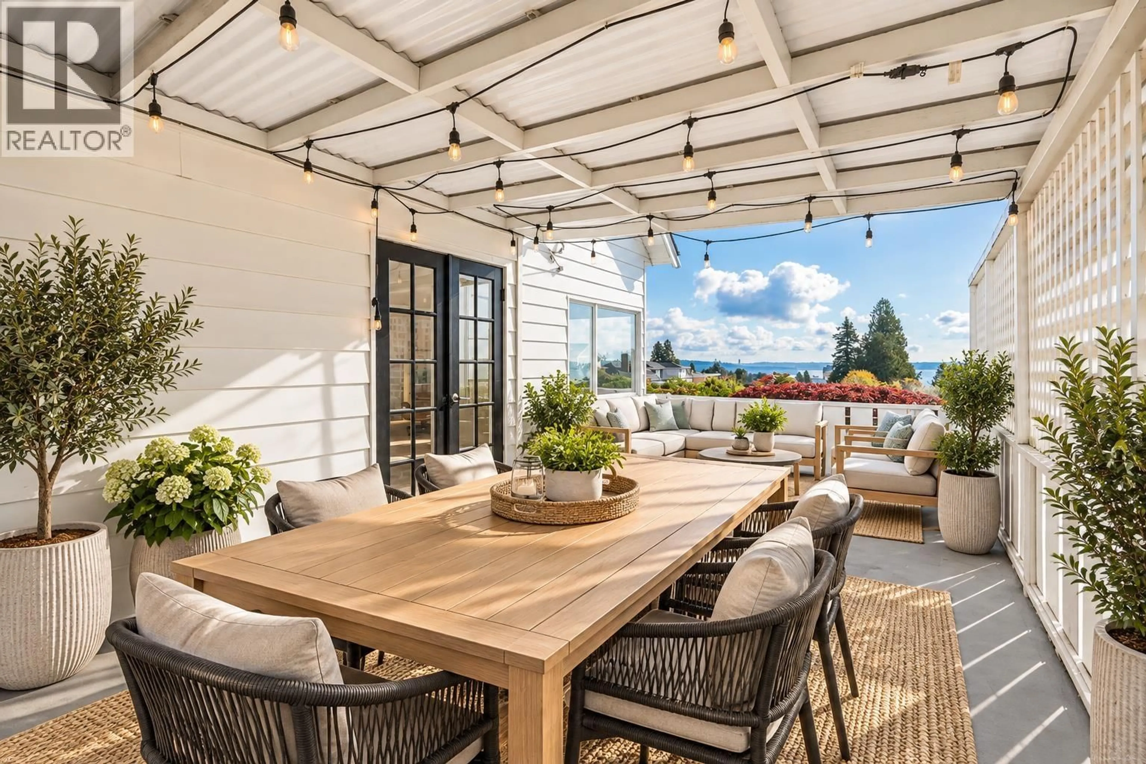 Patio, unknown for 2077 KINGS AVENUE, West Vancouver British Columbia V7V2B7