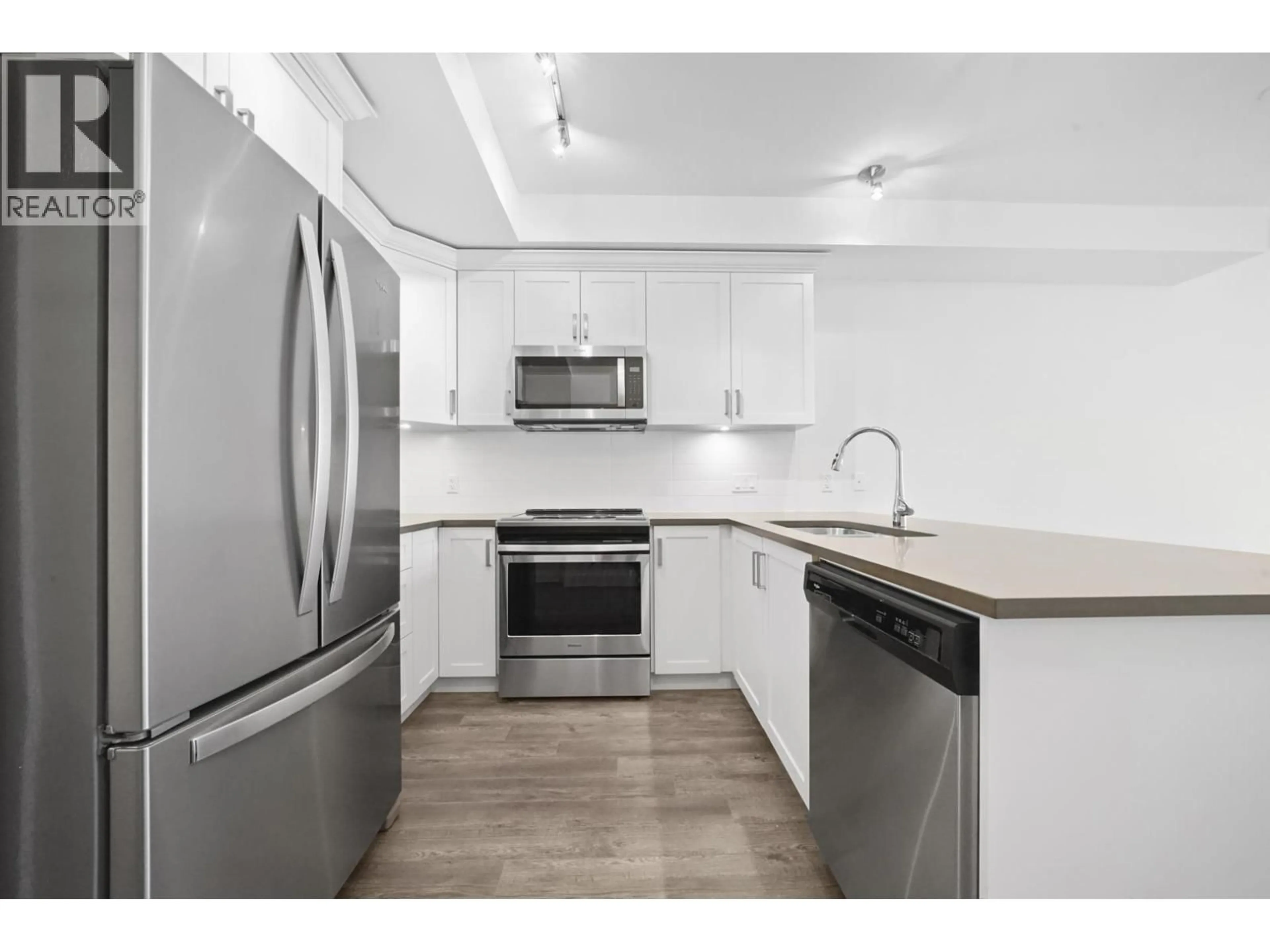 Standard kitchen, unknown for 304 - 2436 KELLY AVENUE, Port Coquitlam British Columbia V3C1Y4