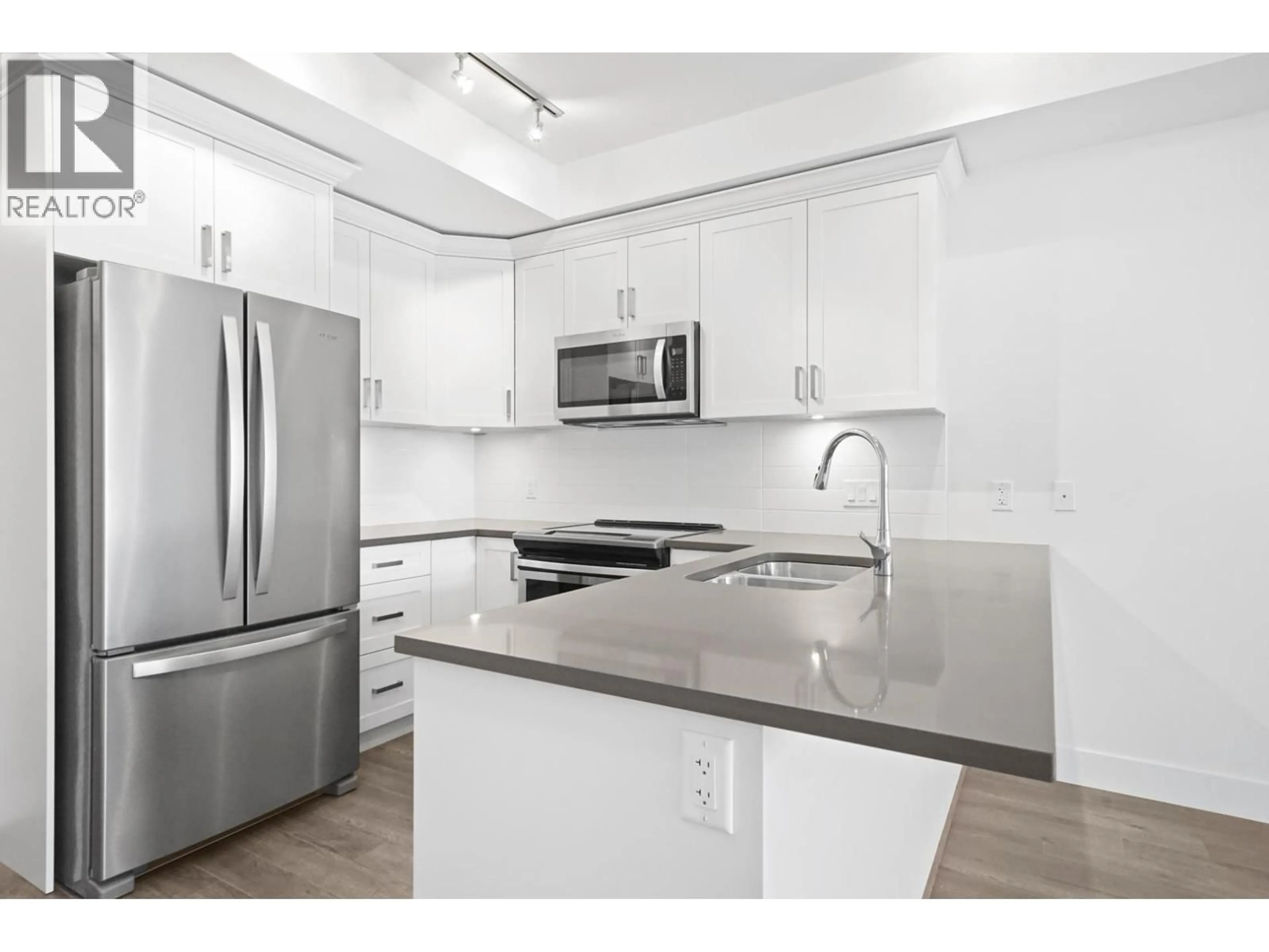 Standard kitchen, unknown for 304 - 2436 KELLY AVENUE, Port Coquitlam British Columbia V3C1Y4