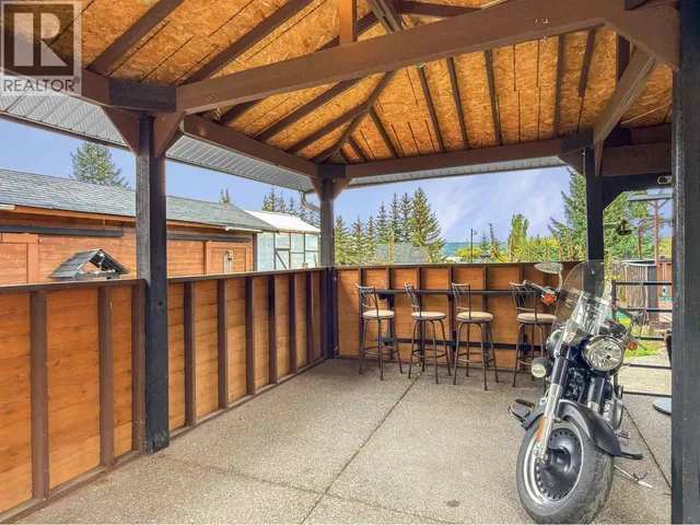 4832 CLARKE AVENUE, Lac La Hache 5