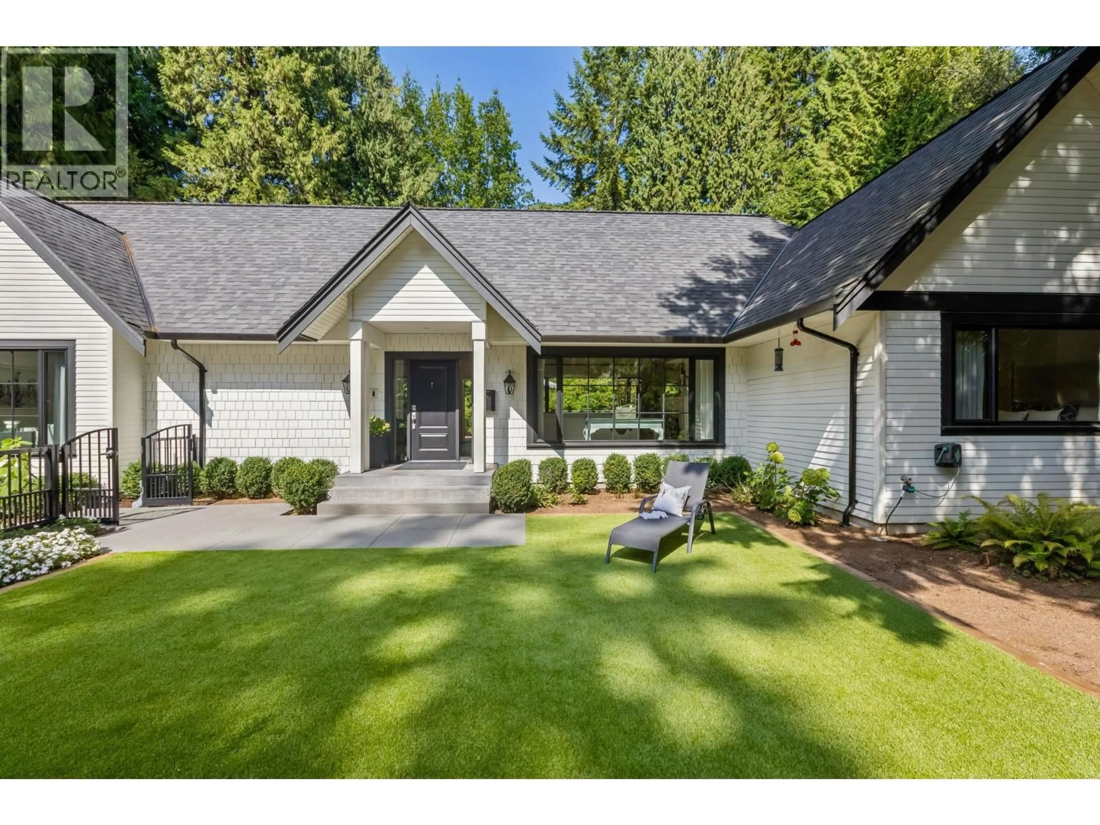 Home with vinyl exterior material, unknown for 435 MACBETH CRESCENT, West Vancouver British Columbia V7T1V8