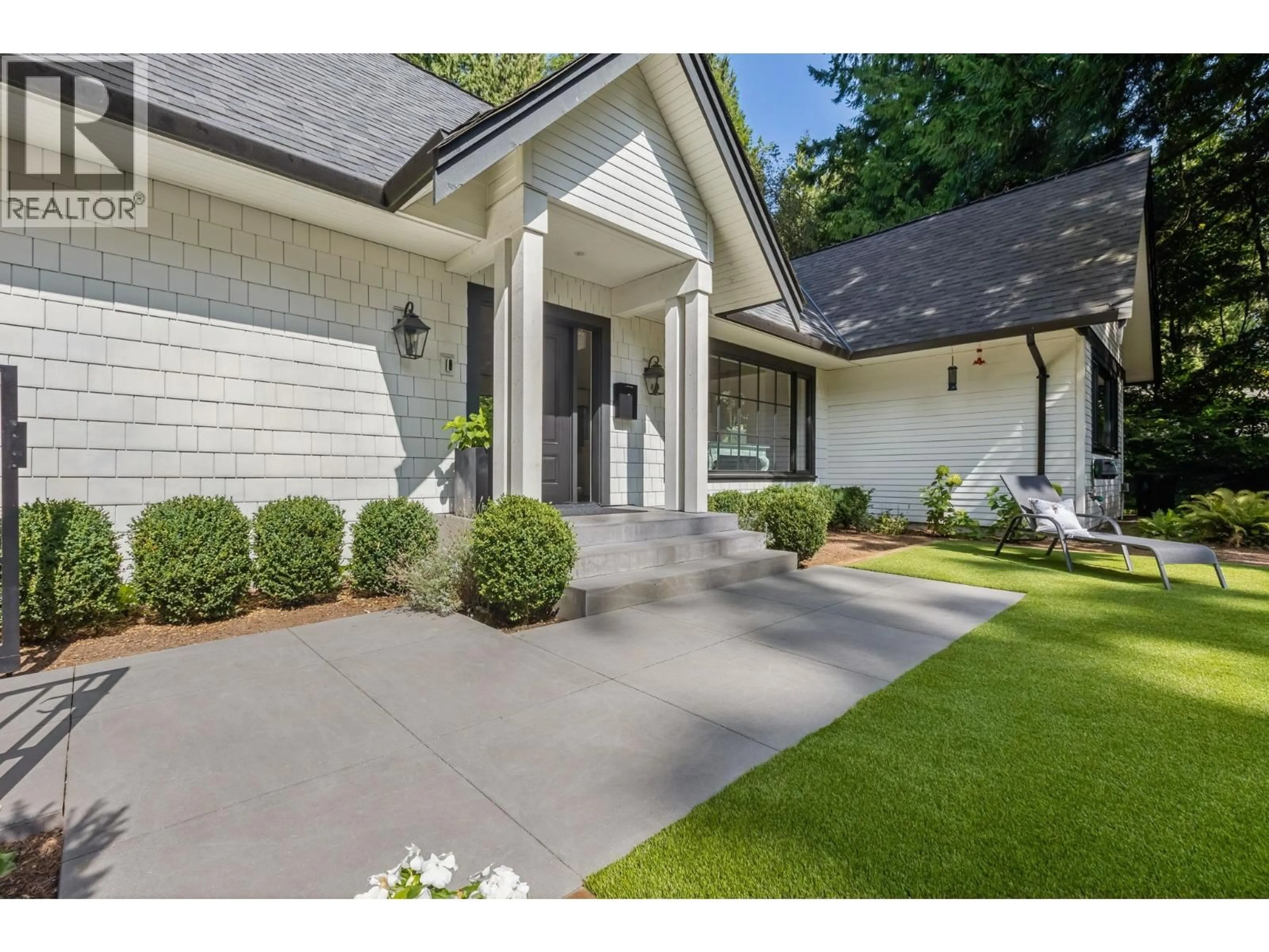 Home with vinyl exterior material, street for 435 MACBETH CRESCENT, West Vancouver British Columbia V7T1V8