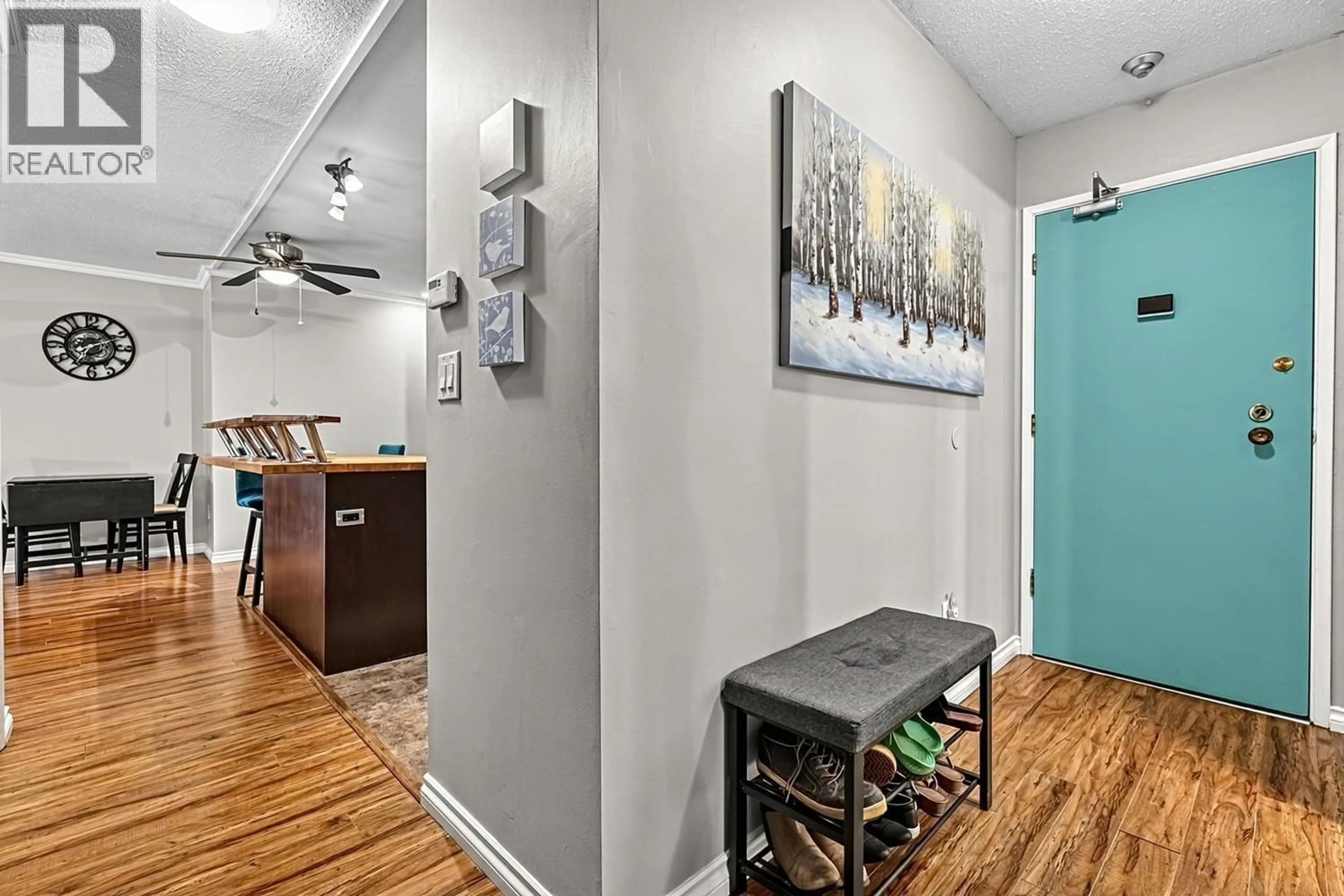 Indoor entryway for 312 - 707 HAMILTON STREET, New Westminster British Columbia V3M2M7