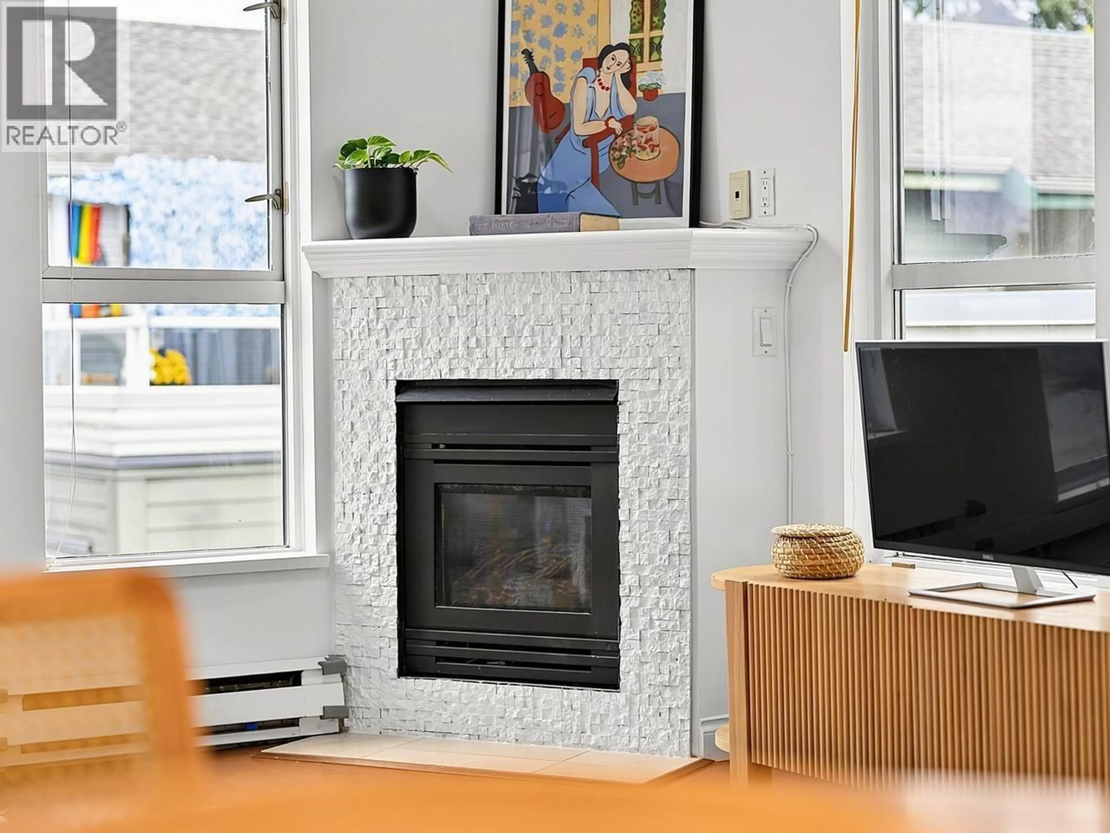 Living room with furniture, unknown for 417 - 3480 MAIN STREET, Vancouver British Columbia V5V3N2
