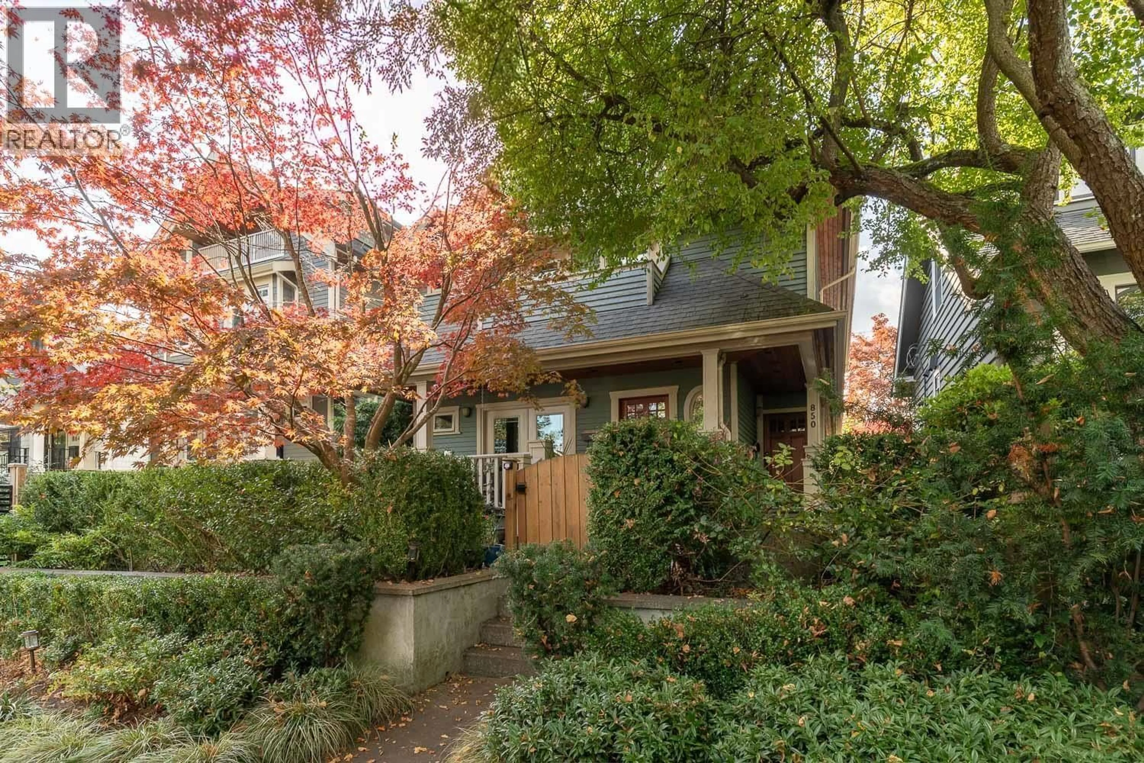 Unknown for 850 10TH AVENUE, Vancouver British Columbia V5T2B1