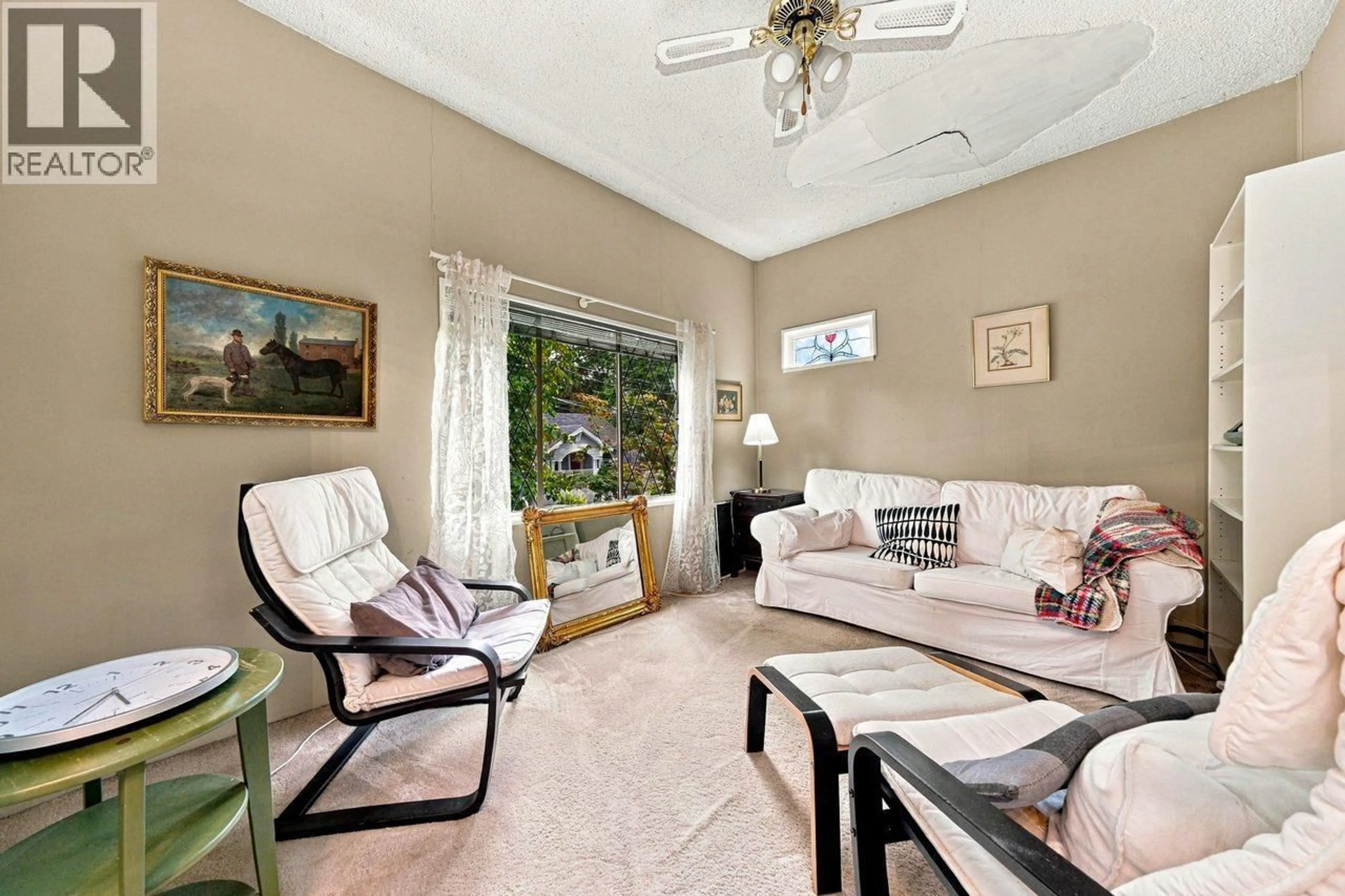 Living room with furniture, unknown for 4153 JOHN STREET, Vancouver British Columbia V5V3W8