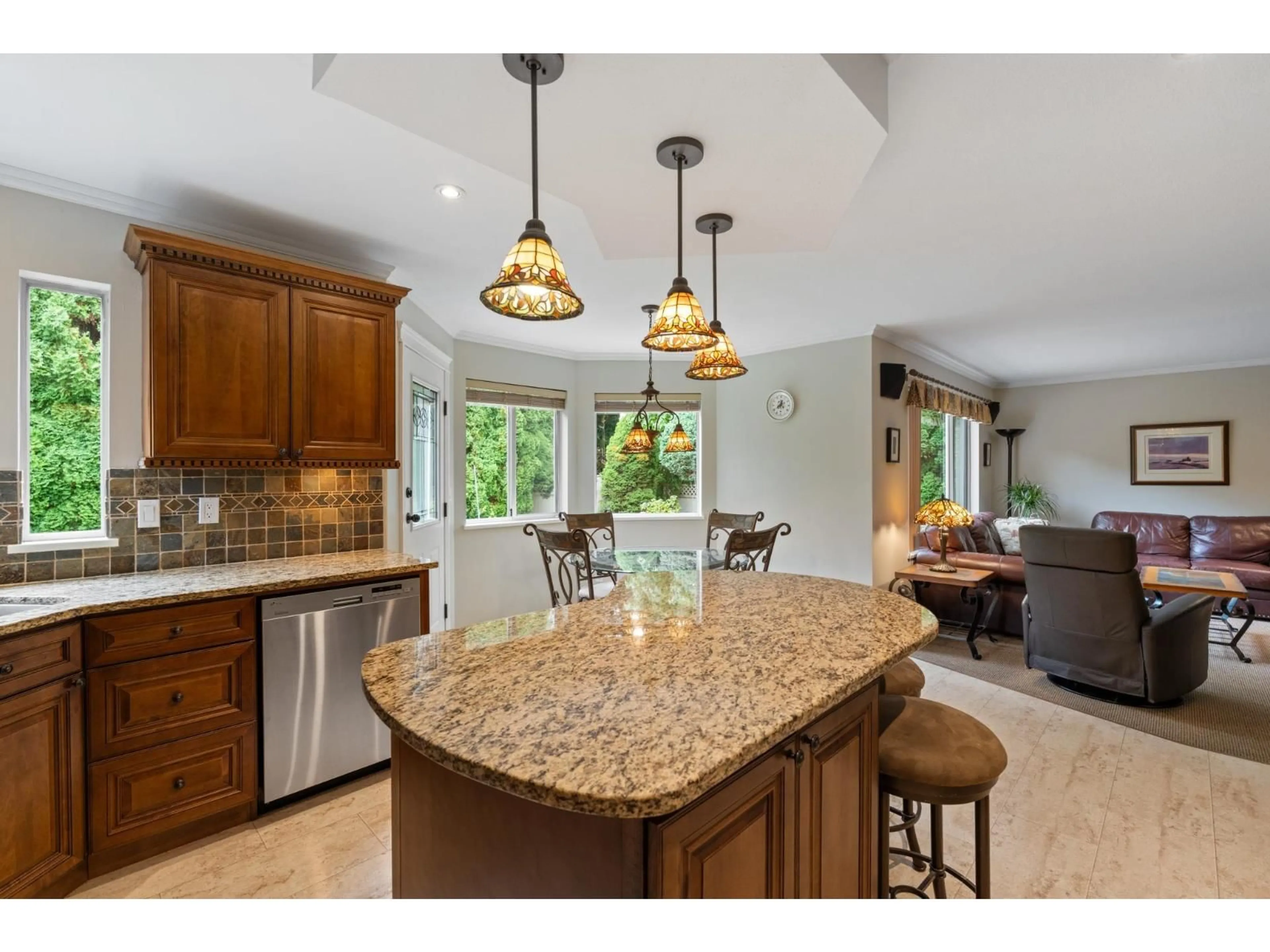 Open concept kitchen, ceramic/tile floor for 8030 153A STREET, Surrey British Columbia V3S7X7