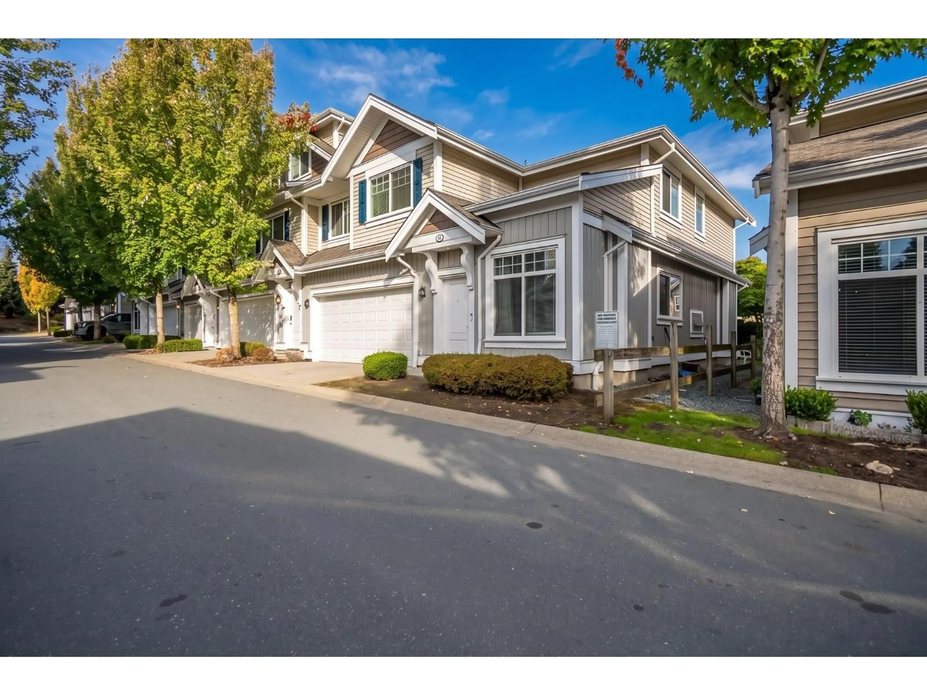 A pic from outside/outdoor area/front of a property/back of a property/a pic from drone, street for 4 - 30748 CARDINAL AVENUE, Abbotsford British Columbia V2T0C1
