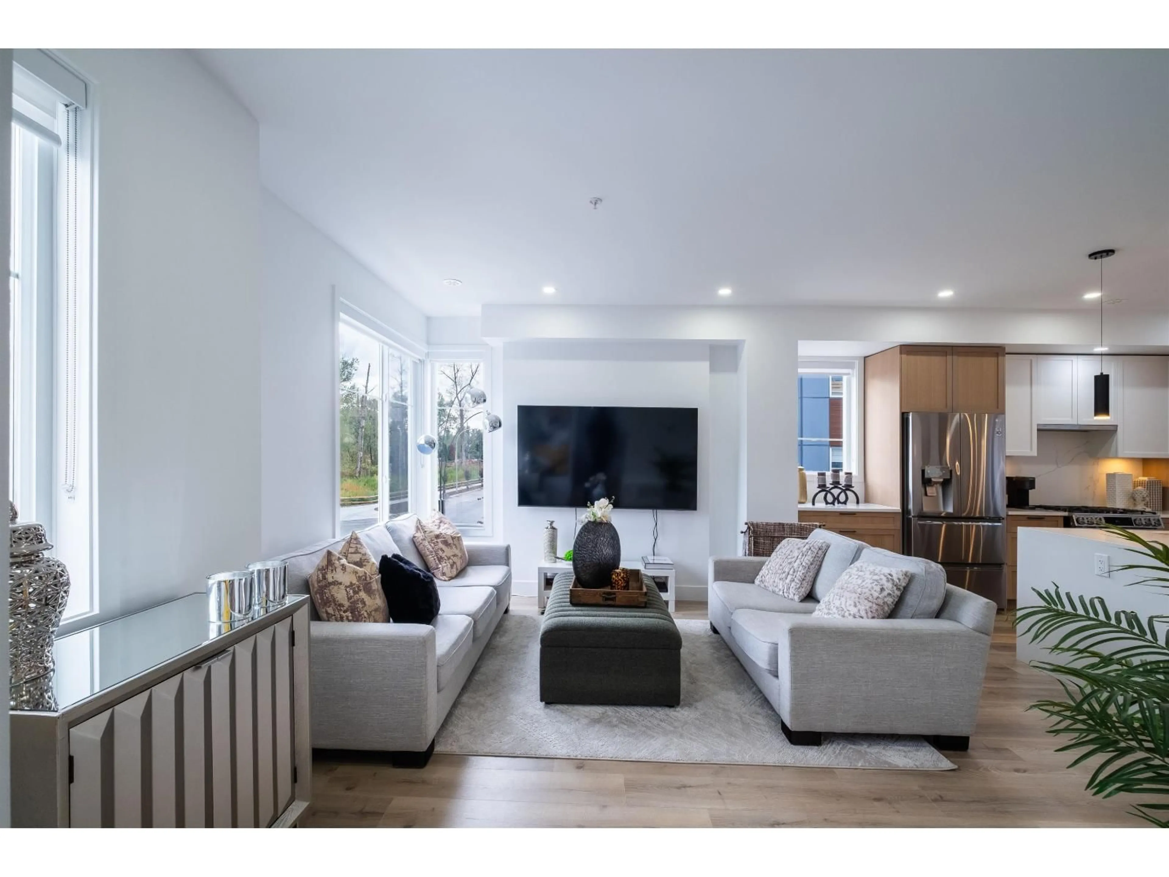 Living room with furniture, unknown for 62 - 20763 76 AVENUE, Langley British Columbia V2Y3N8