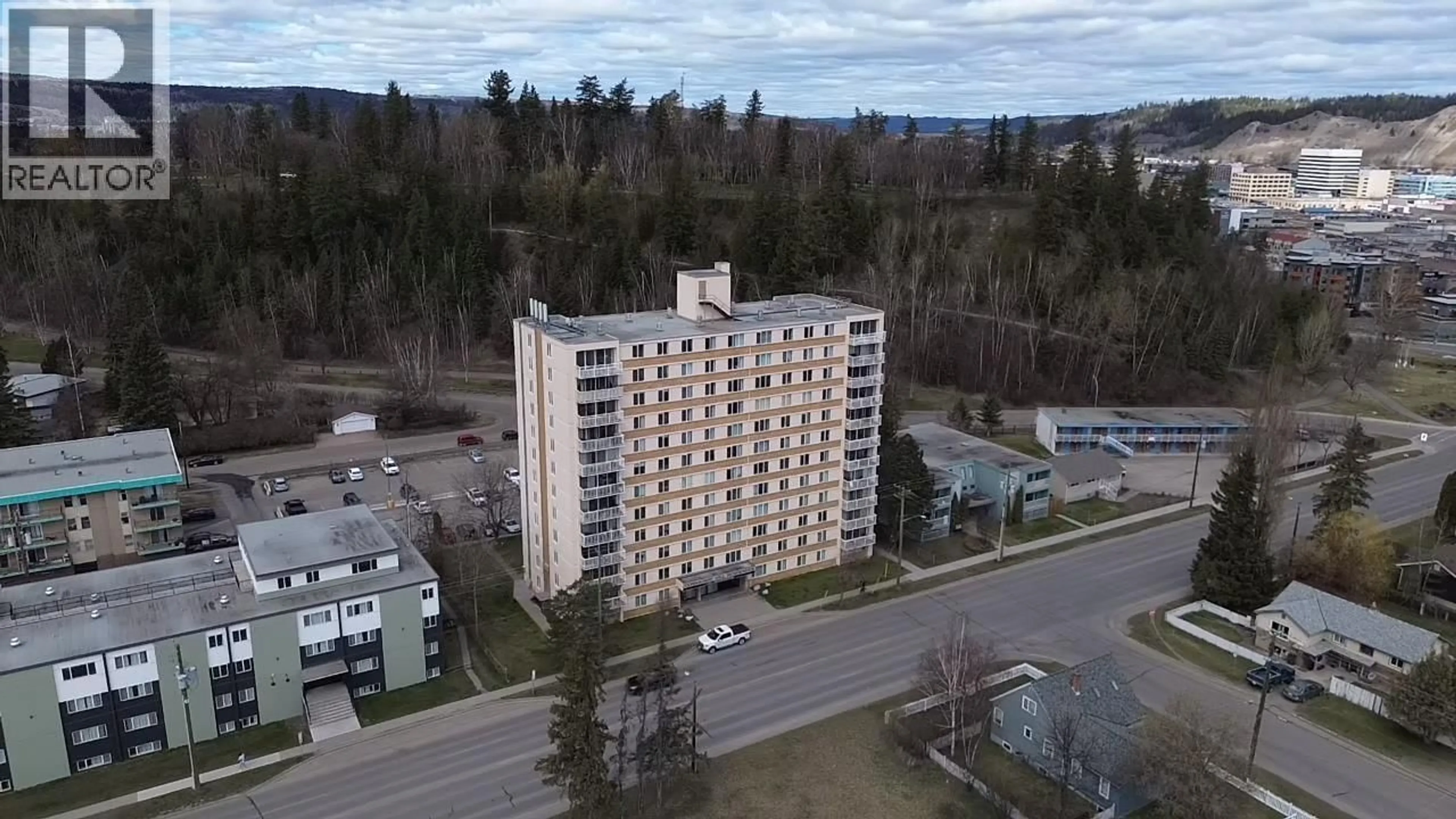 A pic from outside/outdoor area/front of a property/back of a property/a pic from drone, building for 1003 - 1501 QUEENSWAY STREET, Prince George British Columbia V2L1L5