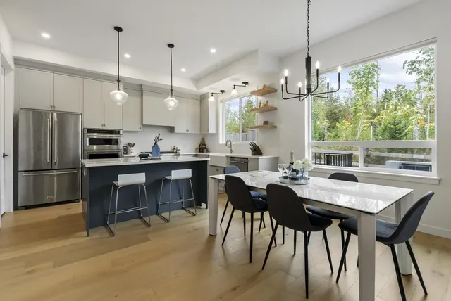 7567 196A STREET, Langley 5