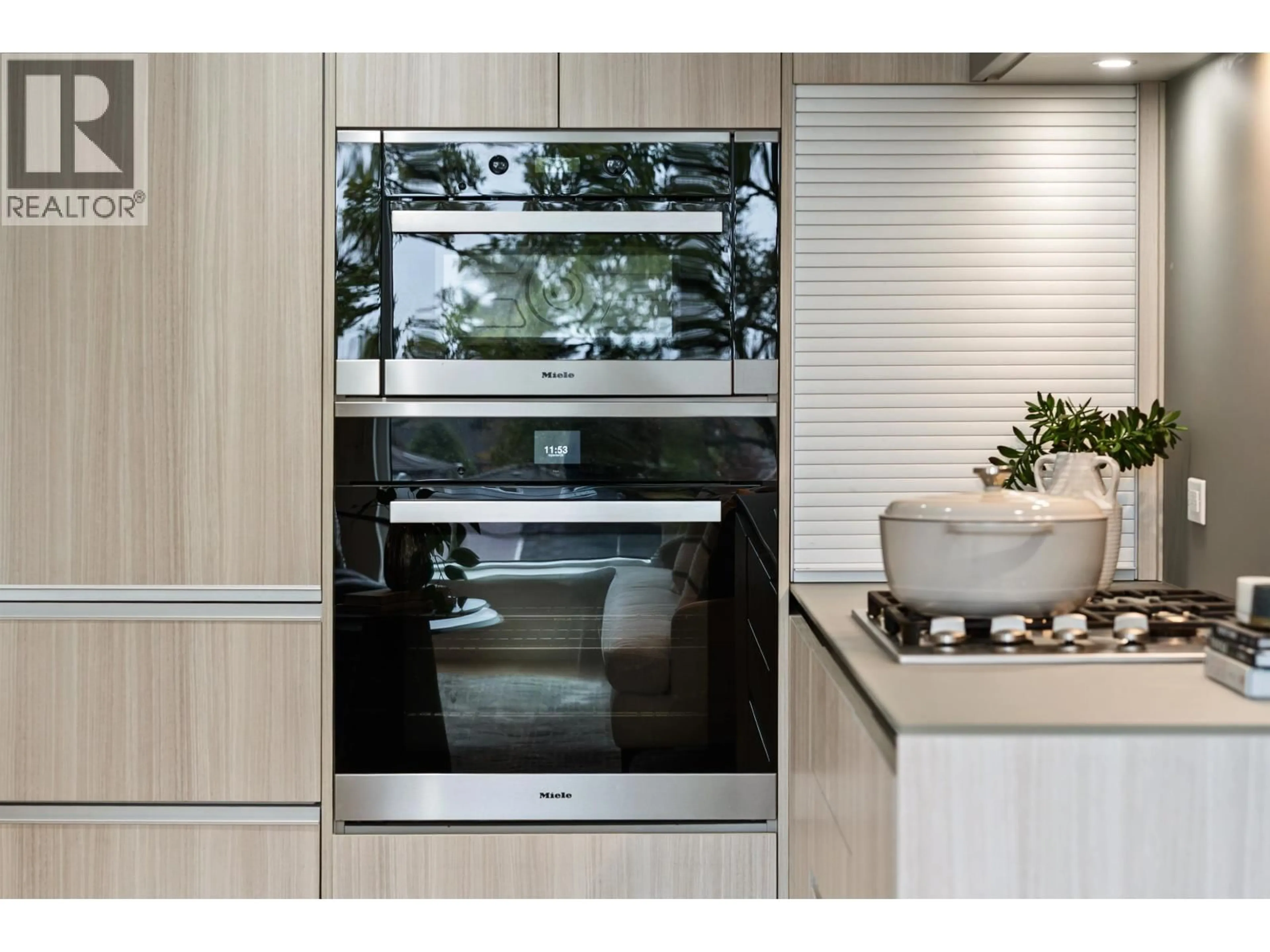 Contemporary kitchen, unknown for 140 WOODSTOCK AVENUE, Vancouver British Columbia V5Y0N1