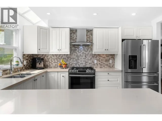 4 - 230 16TH STREET, North Vancouver 5