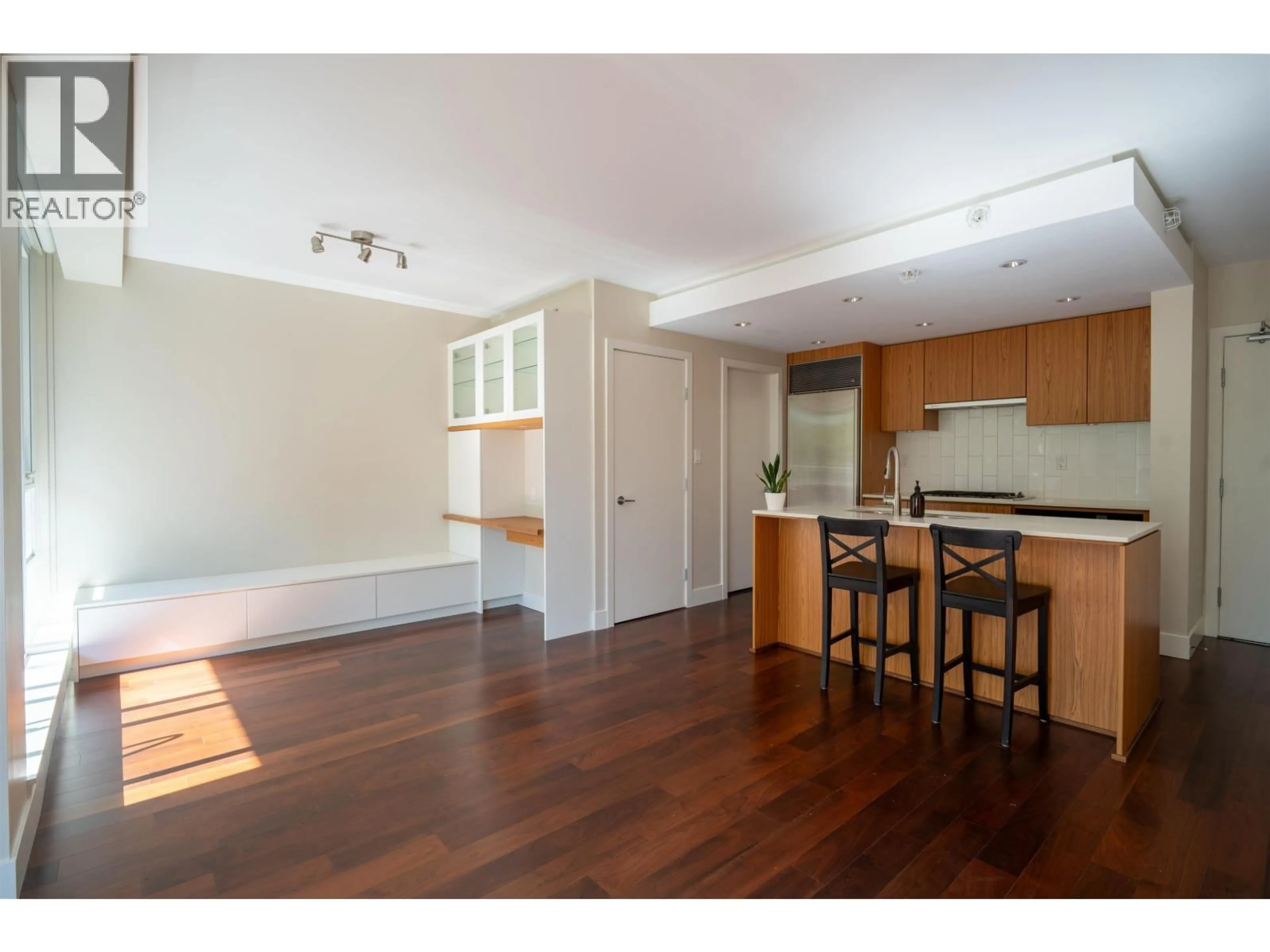 Unknown for 504 - 1675 8 AVENUE, Vancouver British Columbia V6J0A8