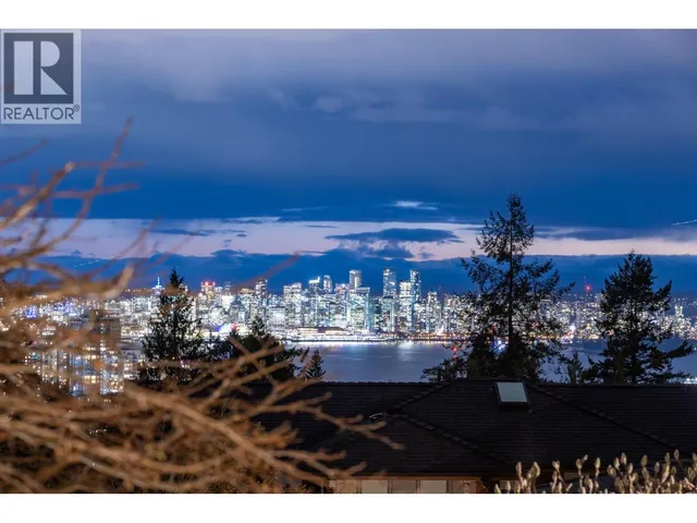 402 BRAND STREET, North Vancouver 2