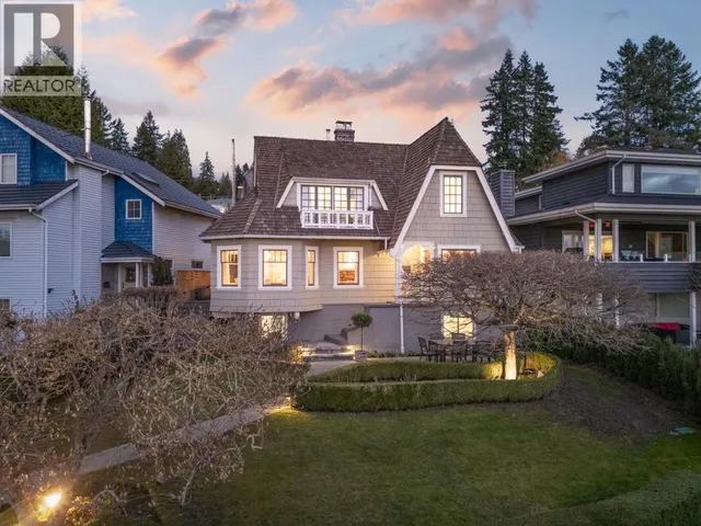 402 BRAND STREET, North Vancouver 3
