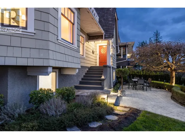 402 BRAND STREET, North Vancouver 5