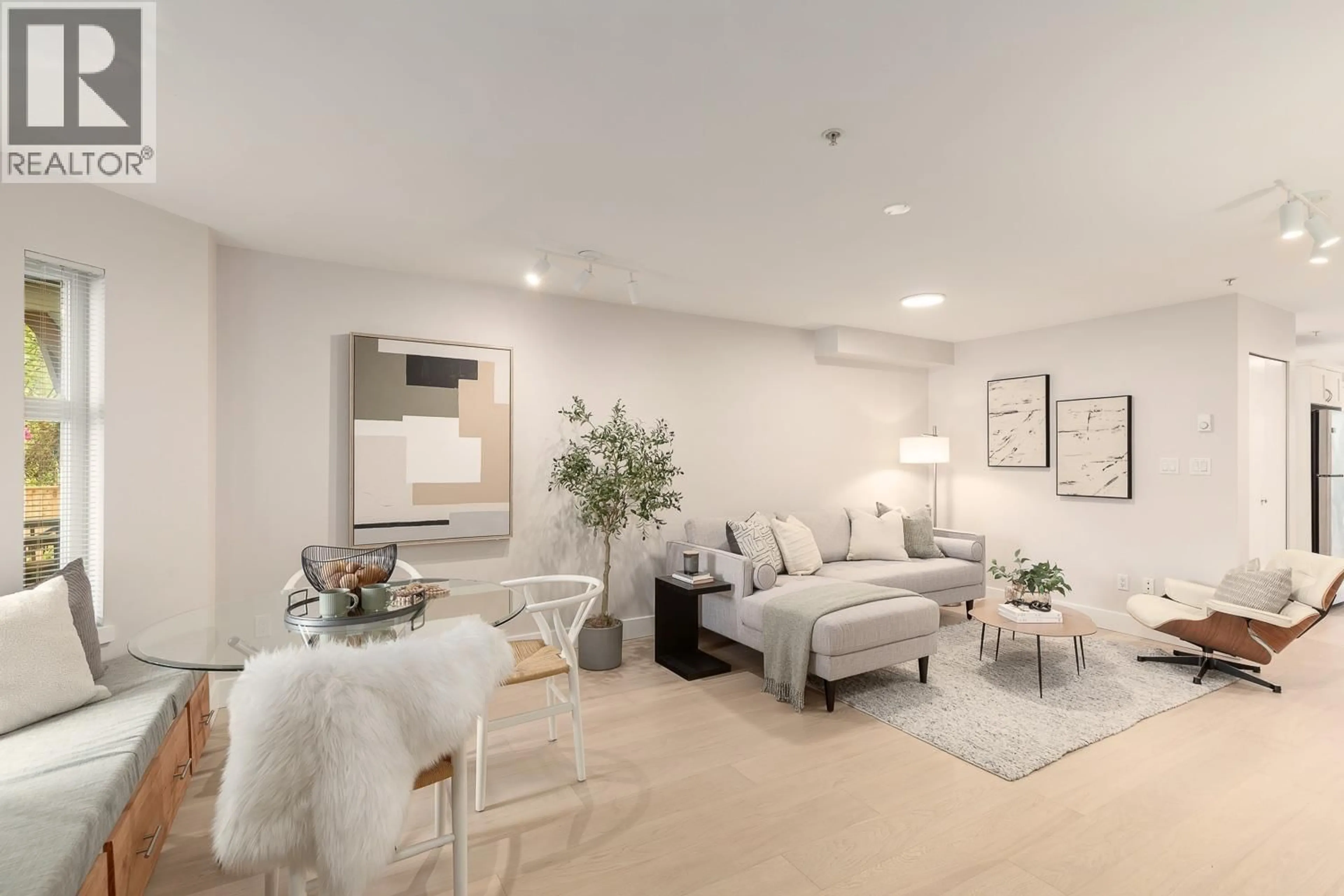 Living room with furniture, unknown for 1680 PENDER STREET, Vancouver British Columbia V5L1W3