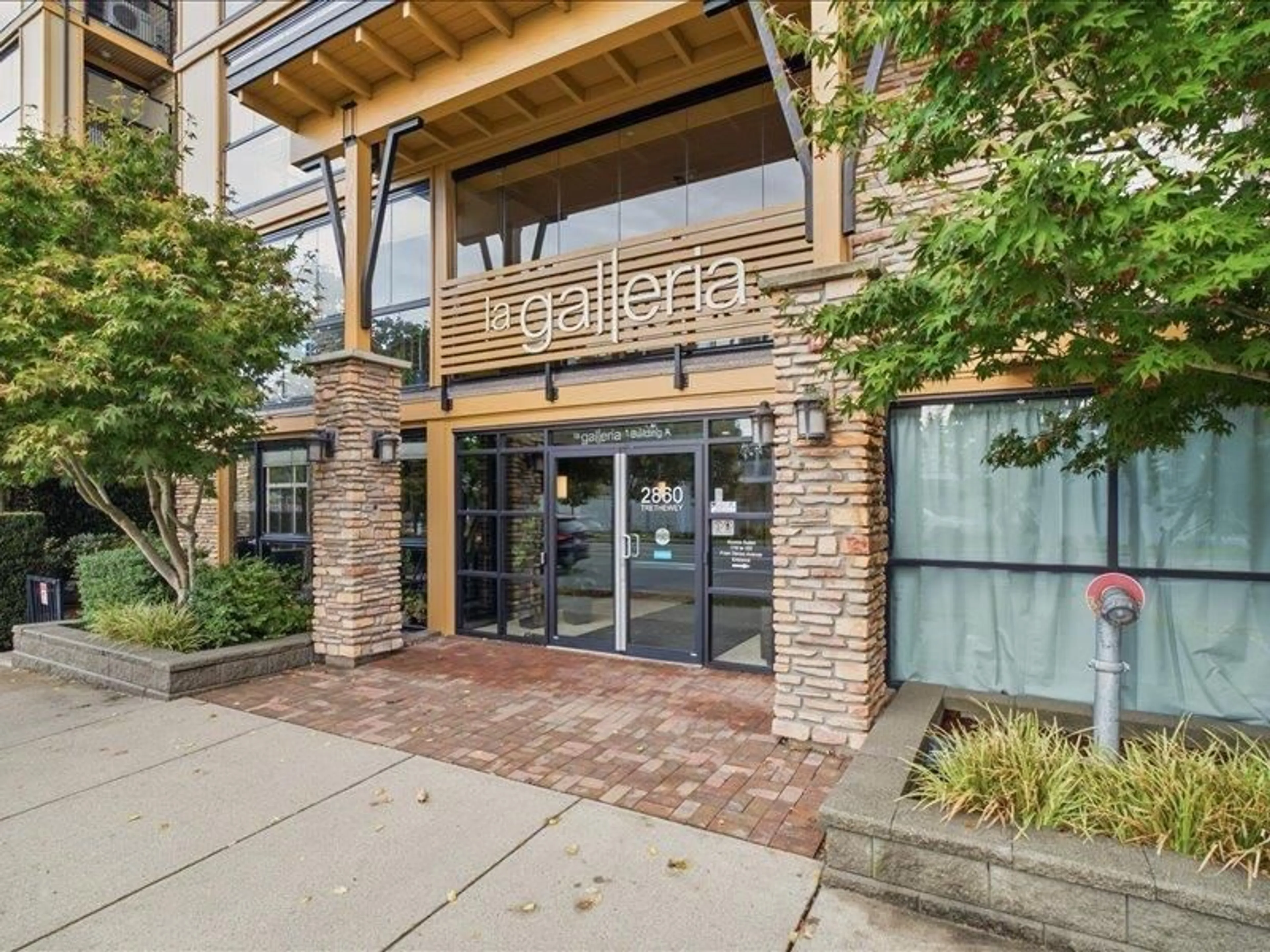 Indoor foyer for 103 - 2860 TRETHEWEY STREET, Abbotsford British Columbia V2T0G5