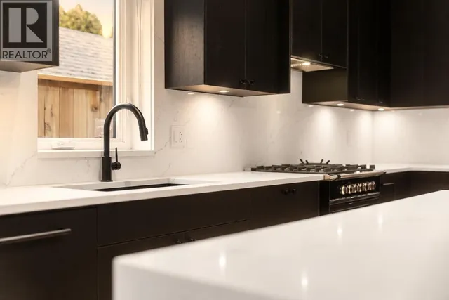 1 - 2539 GRANT STREET, Vancouver 3