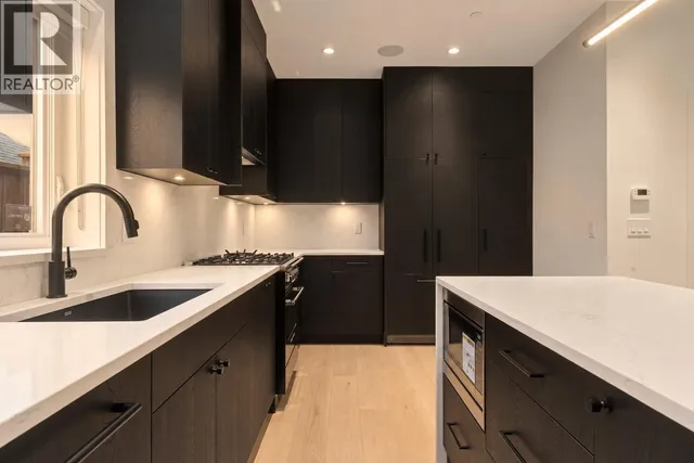 1 - 2539 GRANT STREET, Vancouver 4