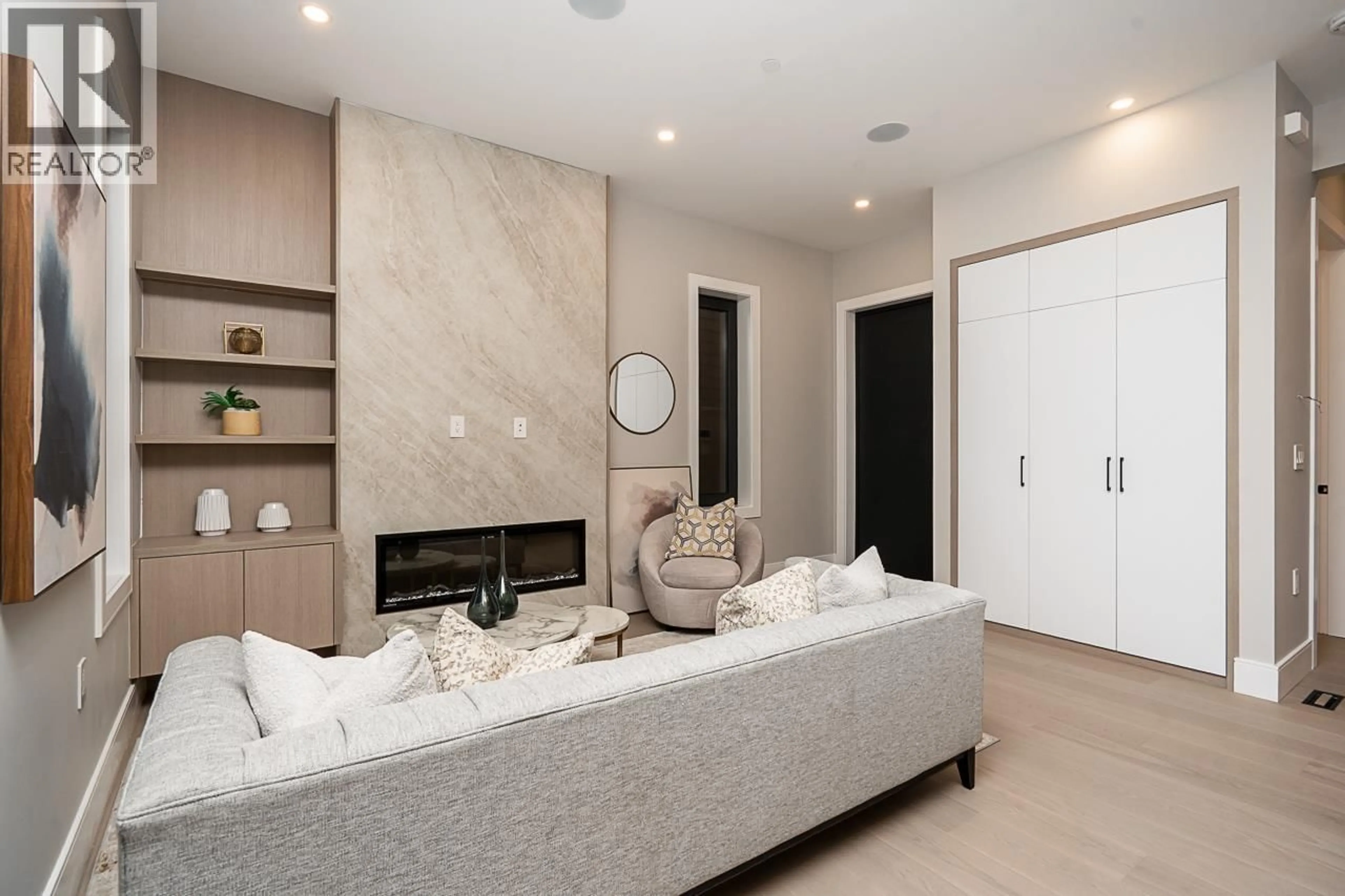 Living room with furniture, unknown for 2 - 4579 11TH AVE AVENUE, Vancouver British Columbia V6R2M5