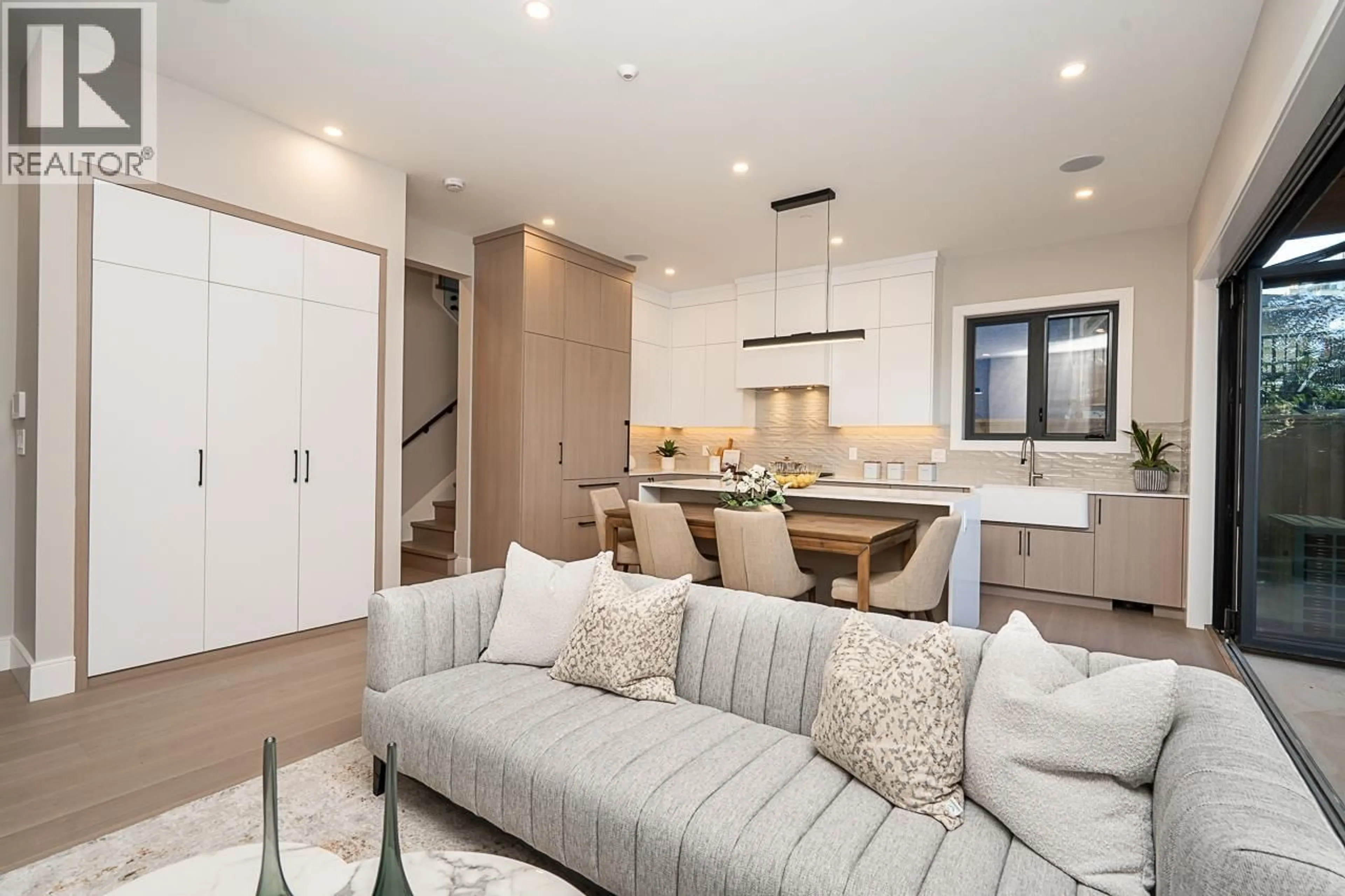 Open concept kitchen, unknown for 2 - 4579 11TH AVE AVENUE, Vancouver British Columbia V6R2M5