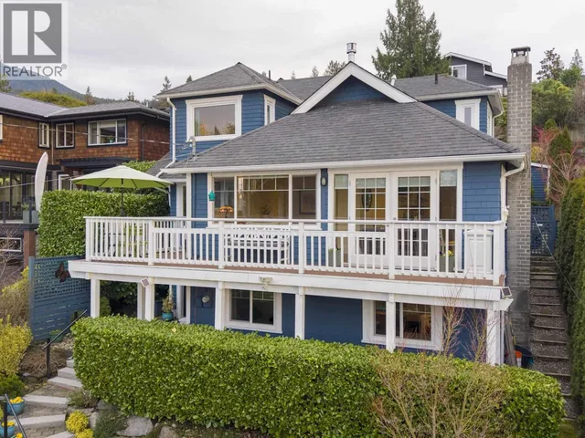 6252 WELLINGTON AVENUE, West Vancouver 3