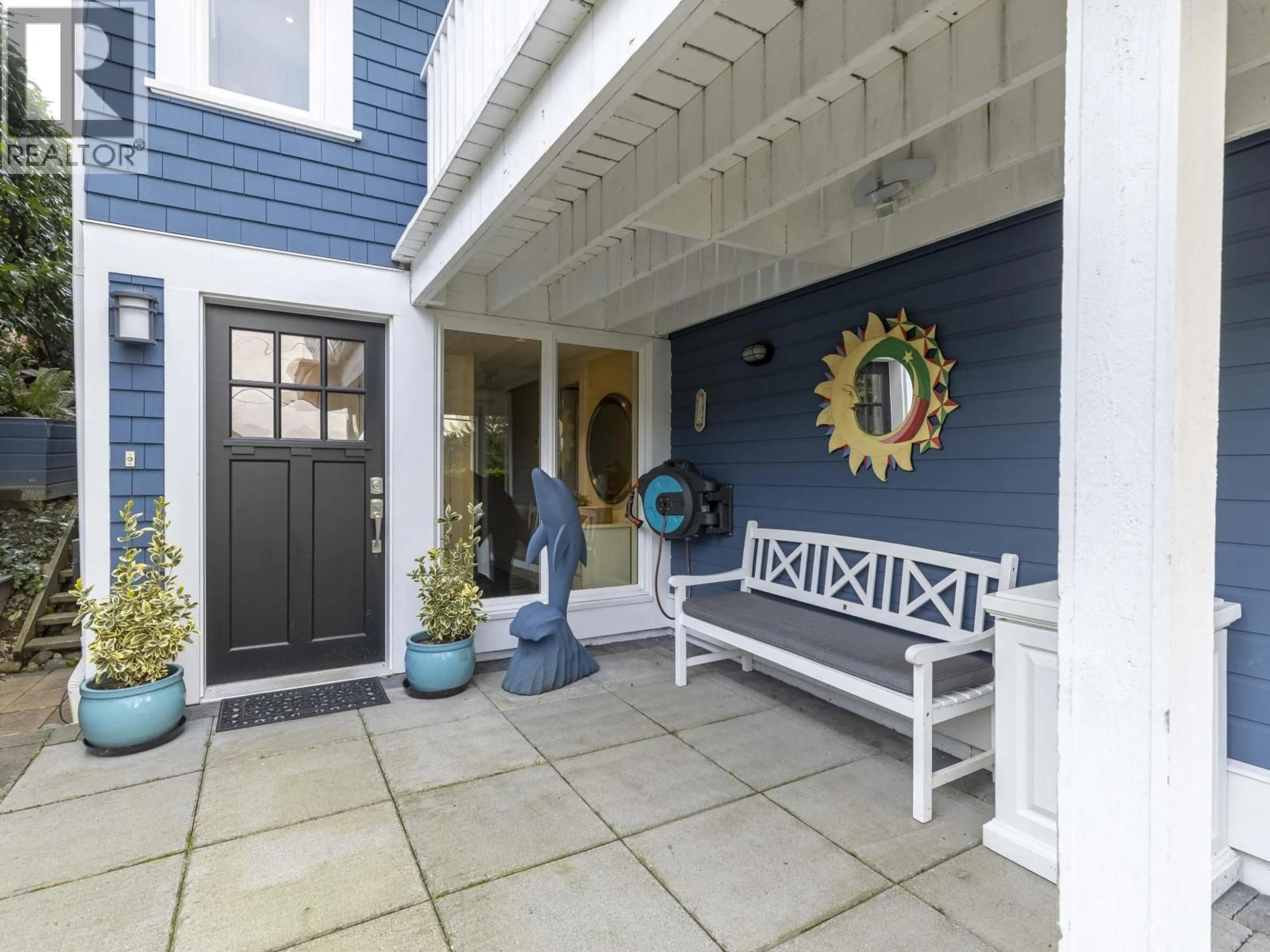 Indoor entryway for 6252 WELLINGTON AVENUE, West Vancouver British Columbia V7W2H4