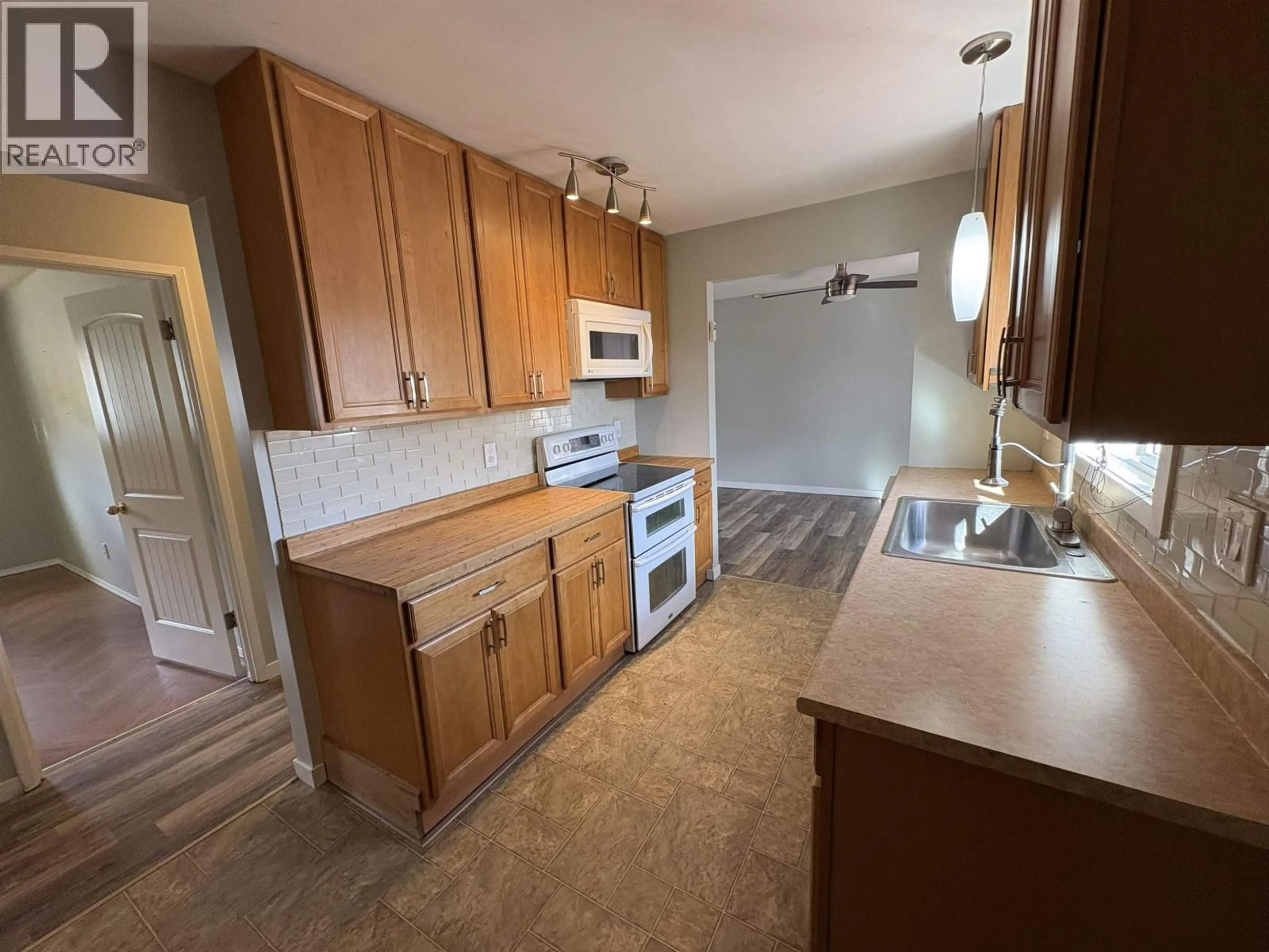 Standard kitchen, unknown for 4157 MORGAN CRESCENT, Prince George British Columbia V2N3B2