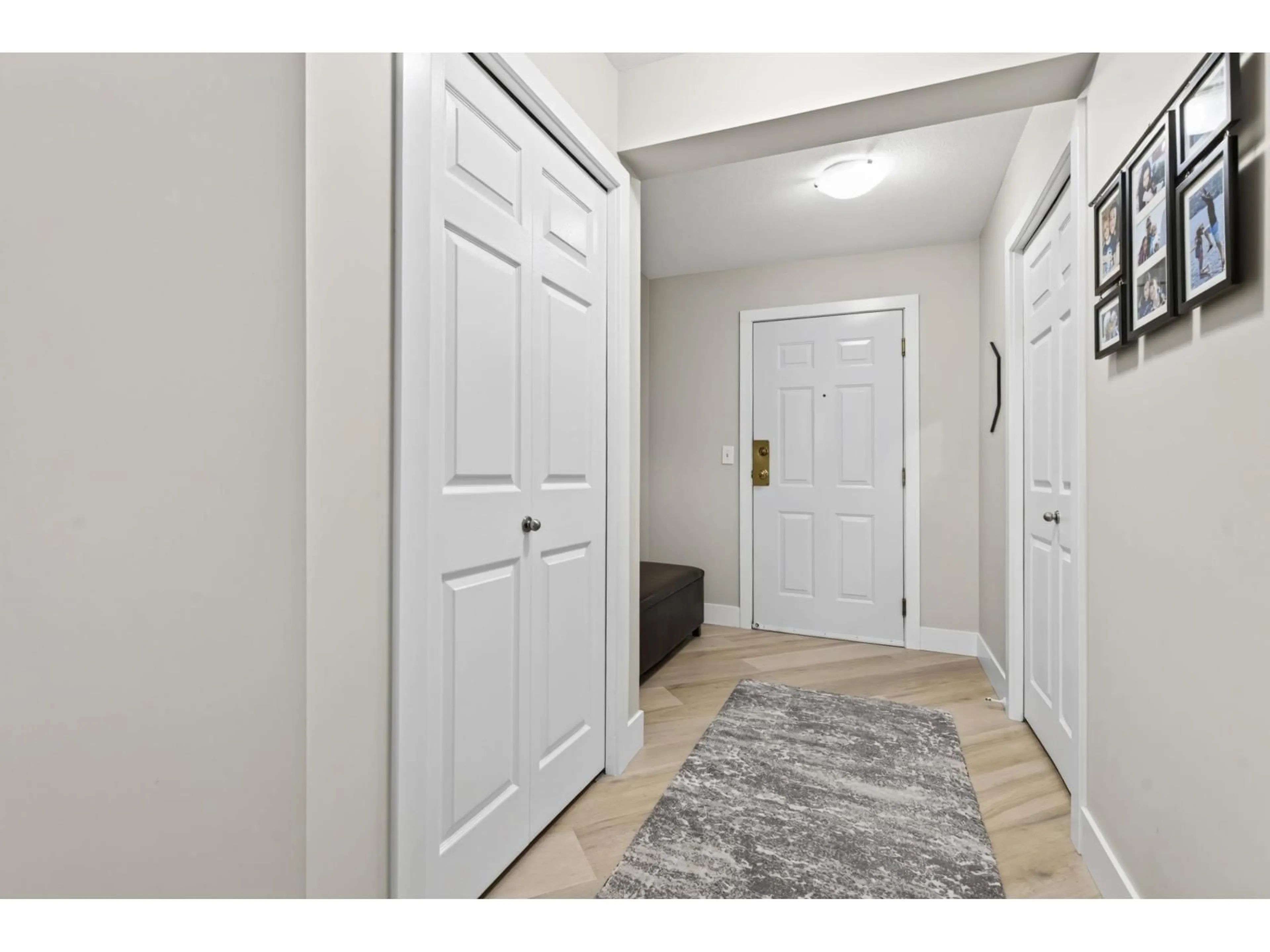 Indoor entryway for 305 - 15155 22 AVENUE, Surrey British Columbia V4A9T4