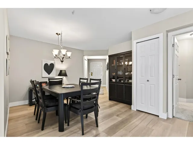 305 - 15155 22 AVENUE, Surrey 4