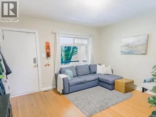 550 CASSIAR STREET, Vancouver 2