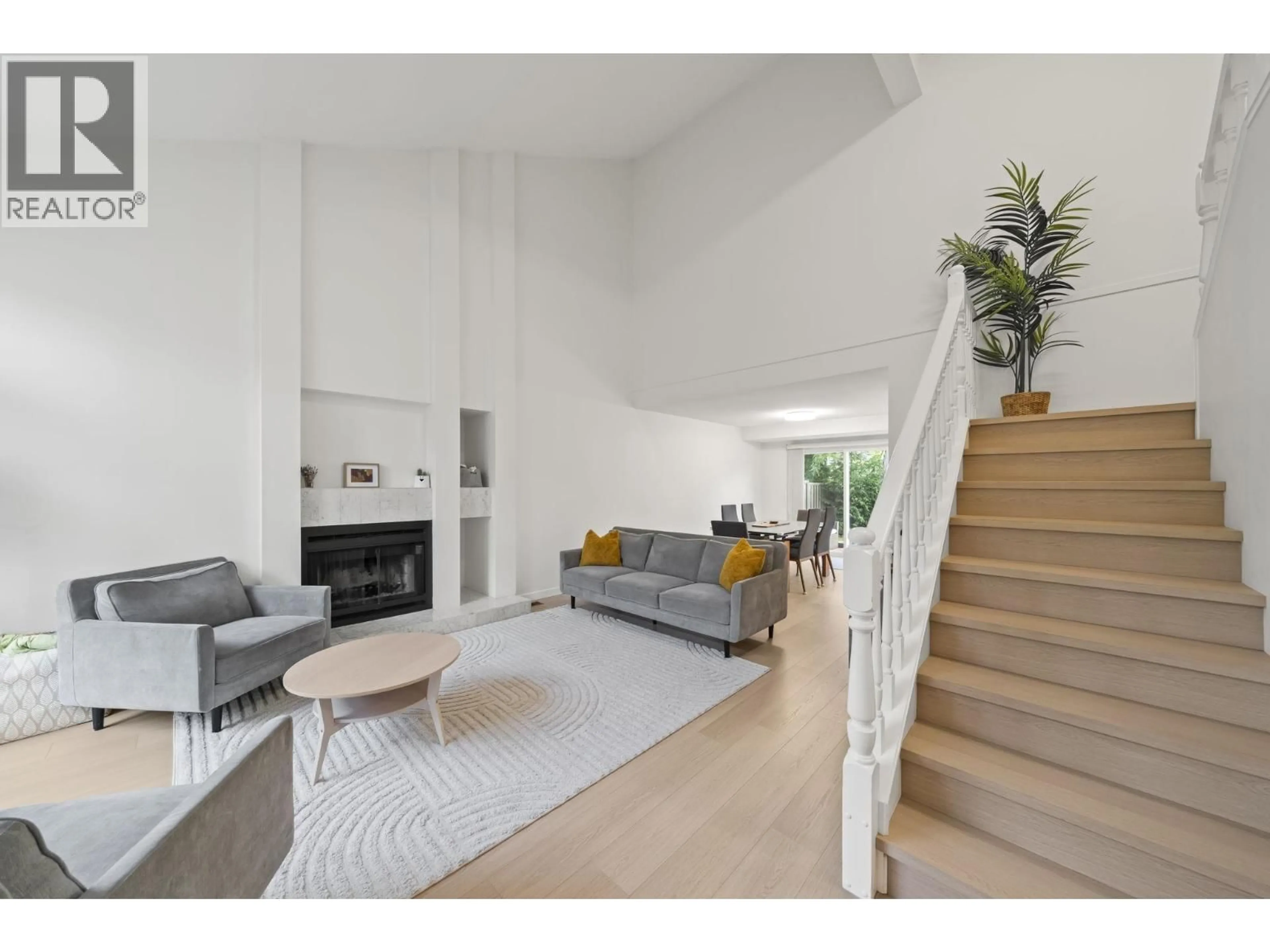 Living room with furniture, unknown for 2714 MARA DRIVE, Coquitlam British Columbia V3C5R9