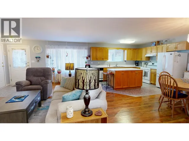2 202 8TH STREET, 100 Mile House 5