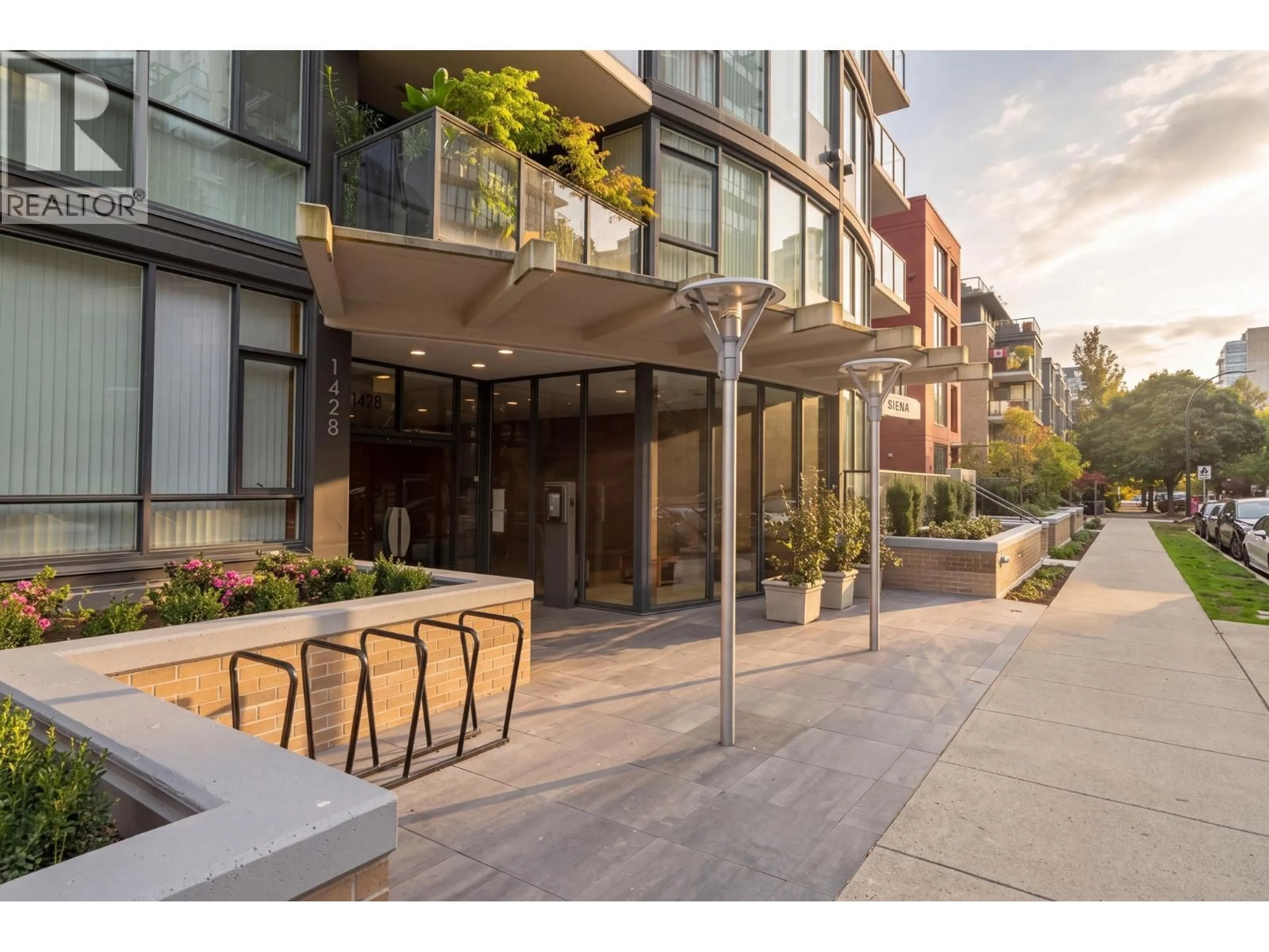Patio, street for 404 - 1428 6TH AVENUE, Vancouver British Columbia V6H4H4