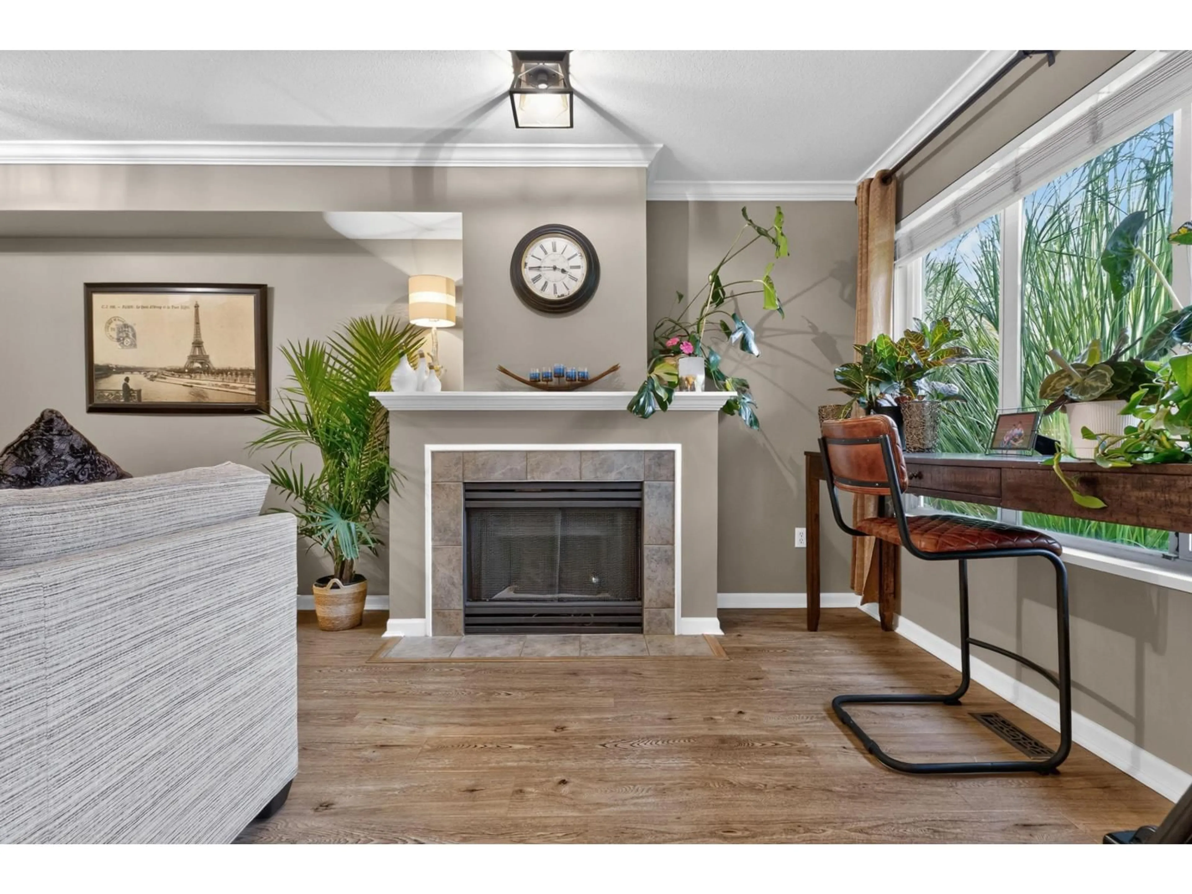 Living room with furniture, wood/laminate floor for 47 - 18883 65 STREET, Surrey British Columbia V3S8Y2