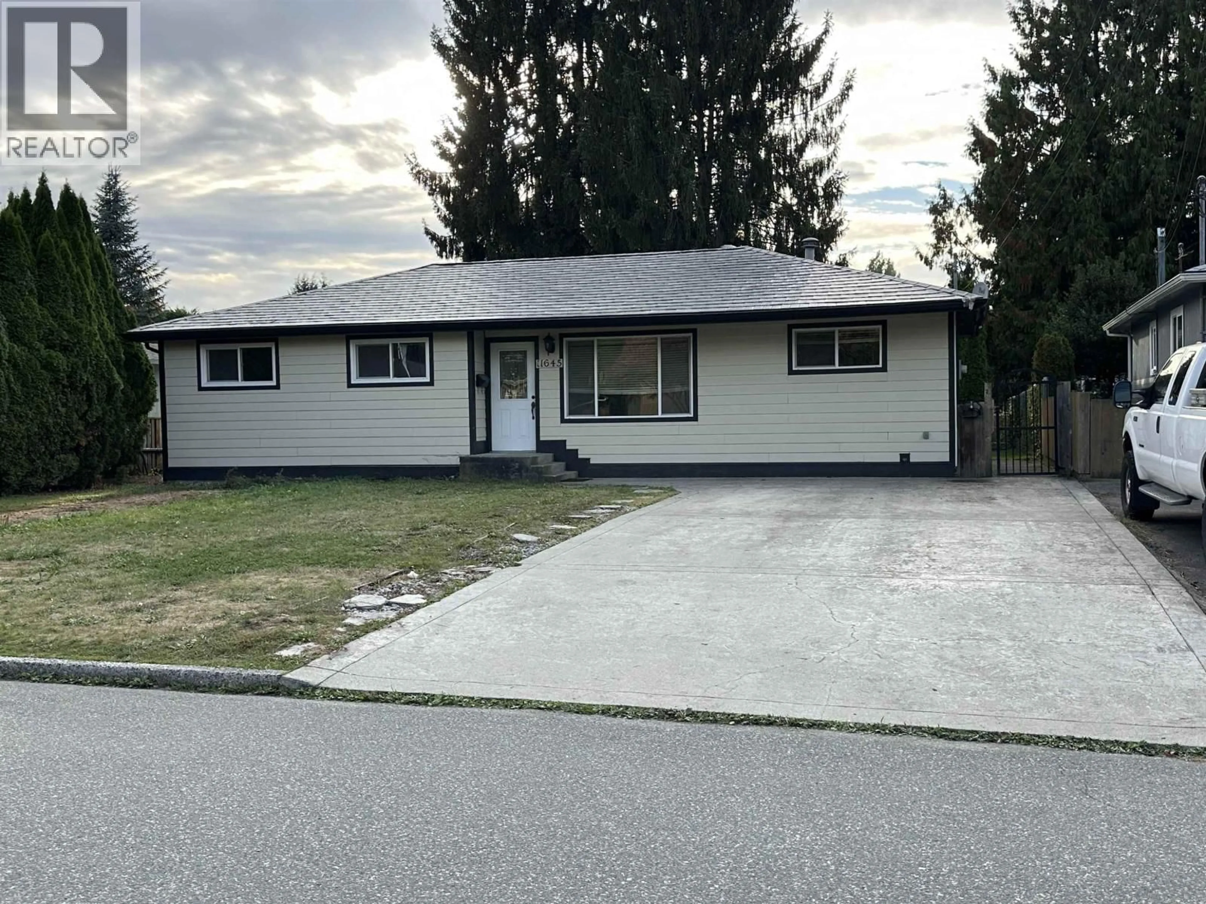 Home with vinyl exterior material, street for 11645 STEEVES STREET, Maple Ridge British Columbia V2X4X5