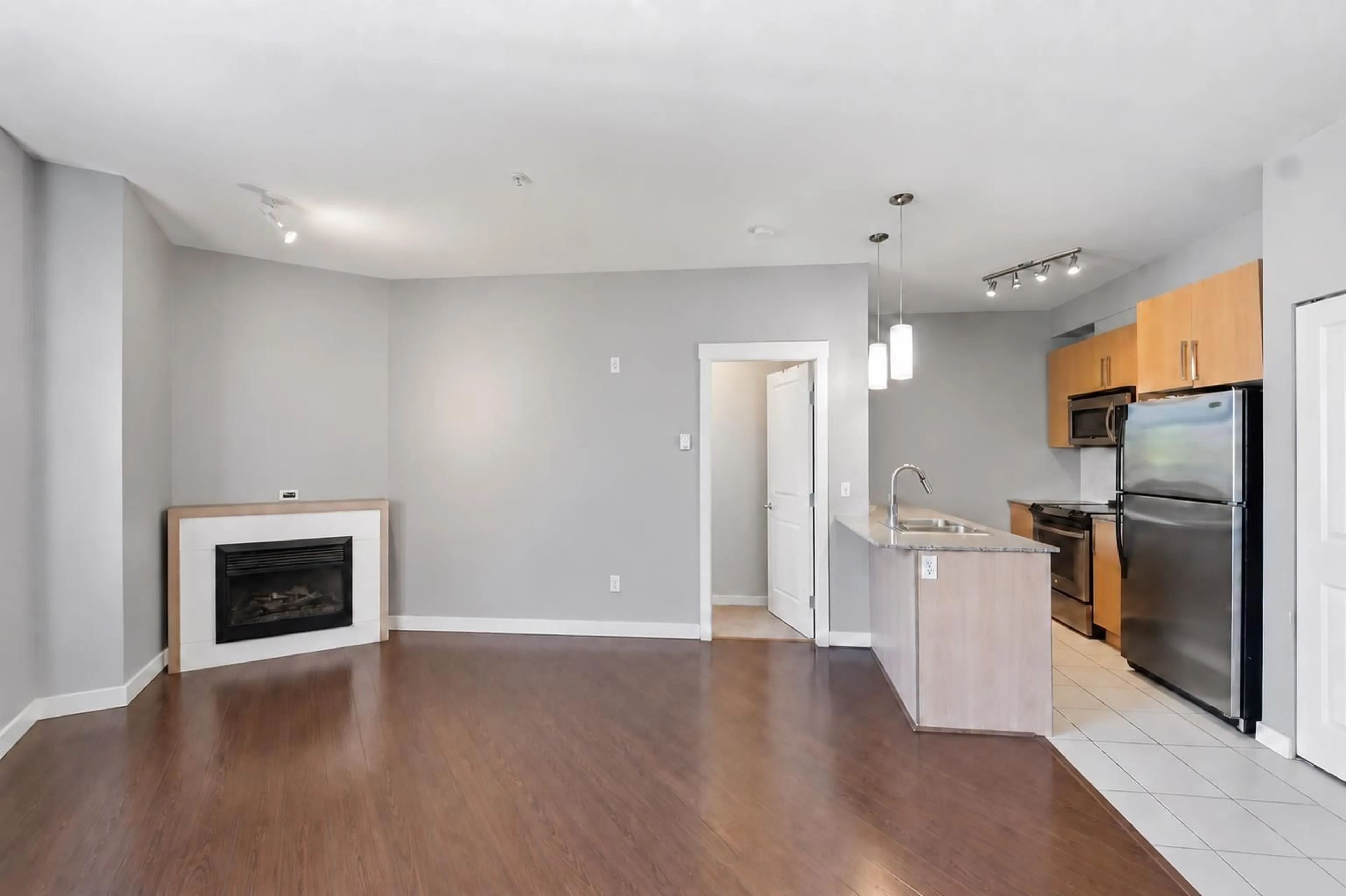 Open concept kitchen, unknown for 307 - 2943 NELSON PLACE, Abbotsford British Columbia V2S0C8